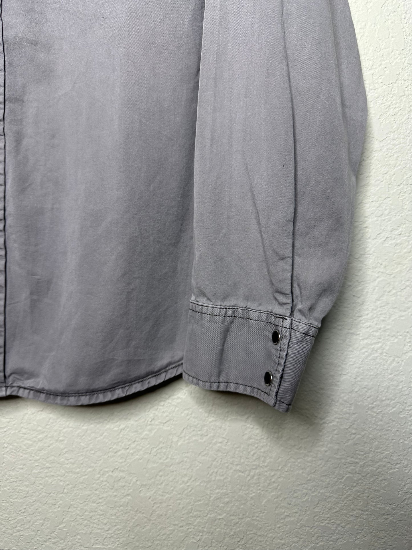 90’s Levi’s Batwing Western Pearl Snap Shirt (Unisex L)