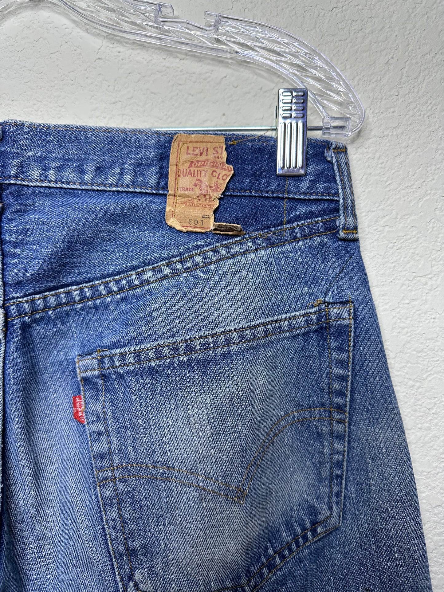 70’s Vintage LEVI’S 501 Redline Selvedge Jeans (Men’s 32x28 / Women’s 30)
