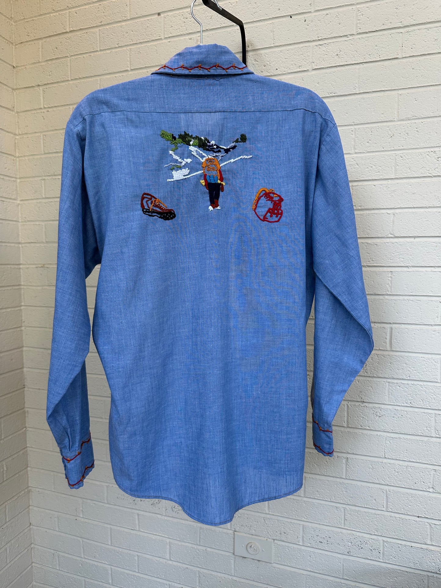 70’s Wrangler Hand Embroidered Chambray Shirt (L)