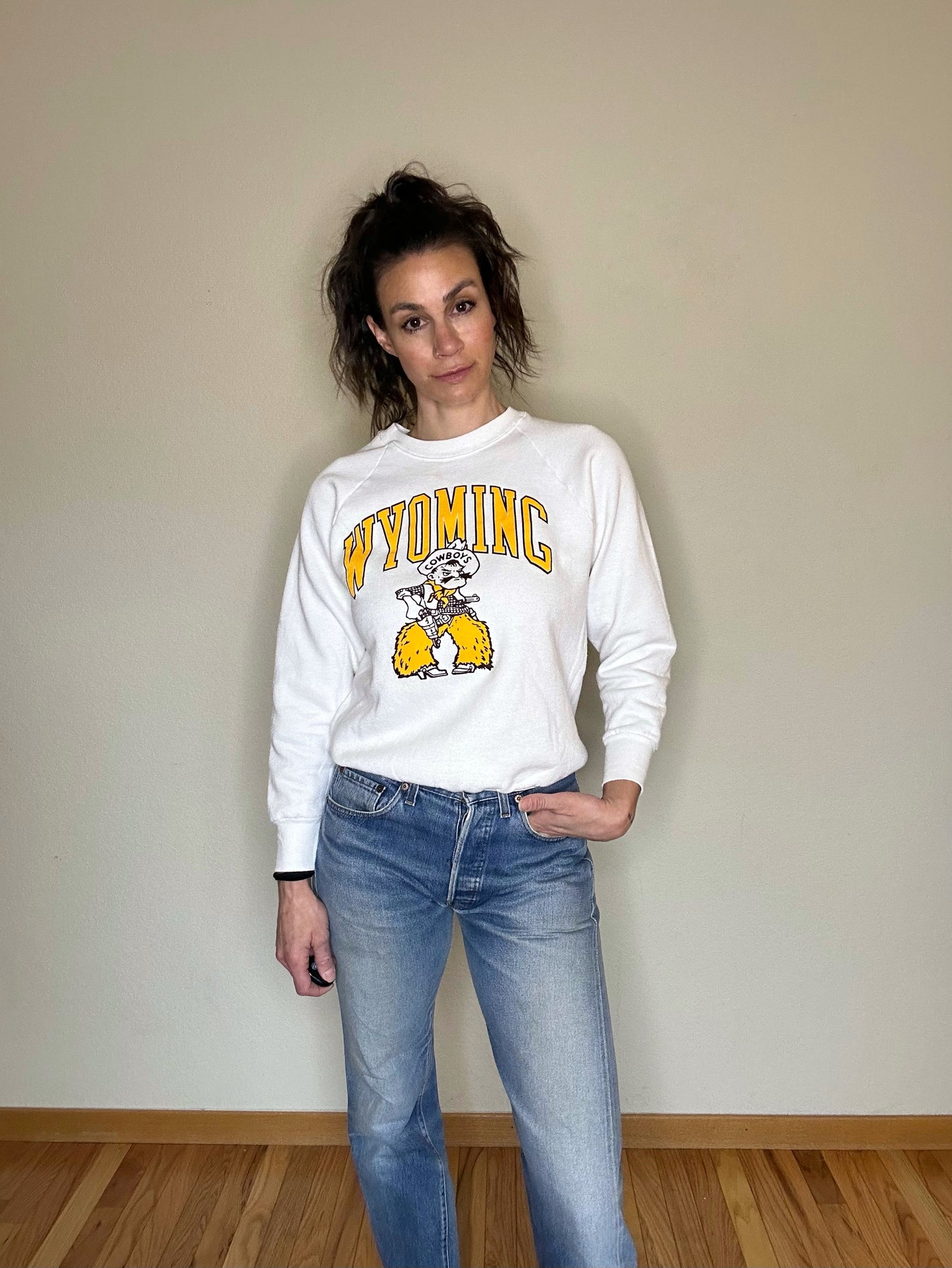 80’s Wyoming Cowboys Pistol Pete Raglan Sweatshirt (Women’s M)