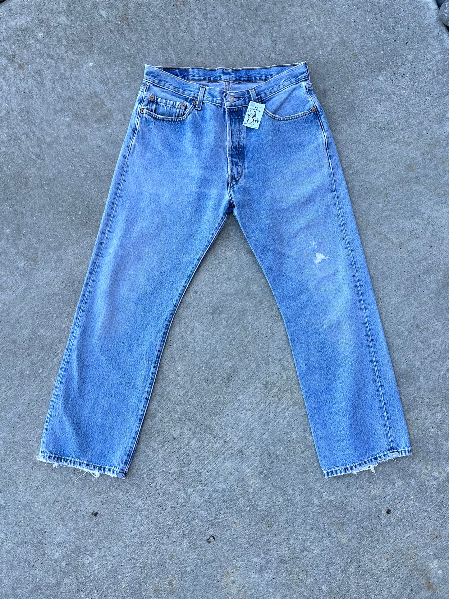 Y2K Levi’s 501 Light Wash Denim Jeans (Men’s 31x29 / Women’s 29)