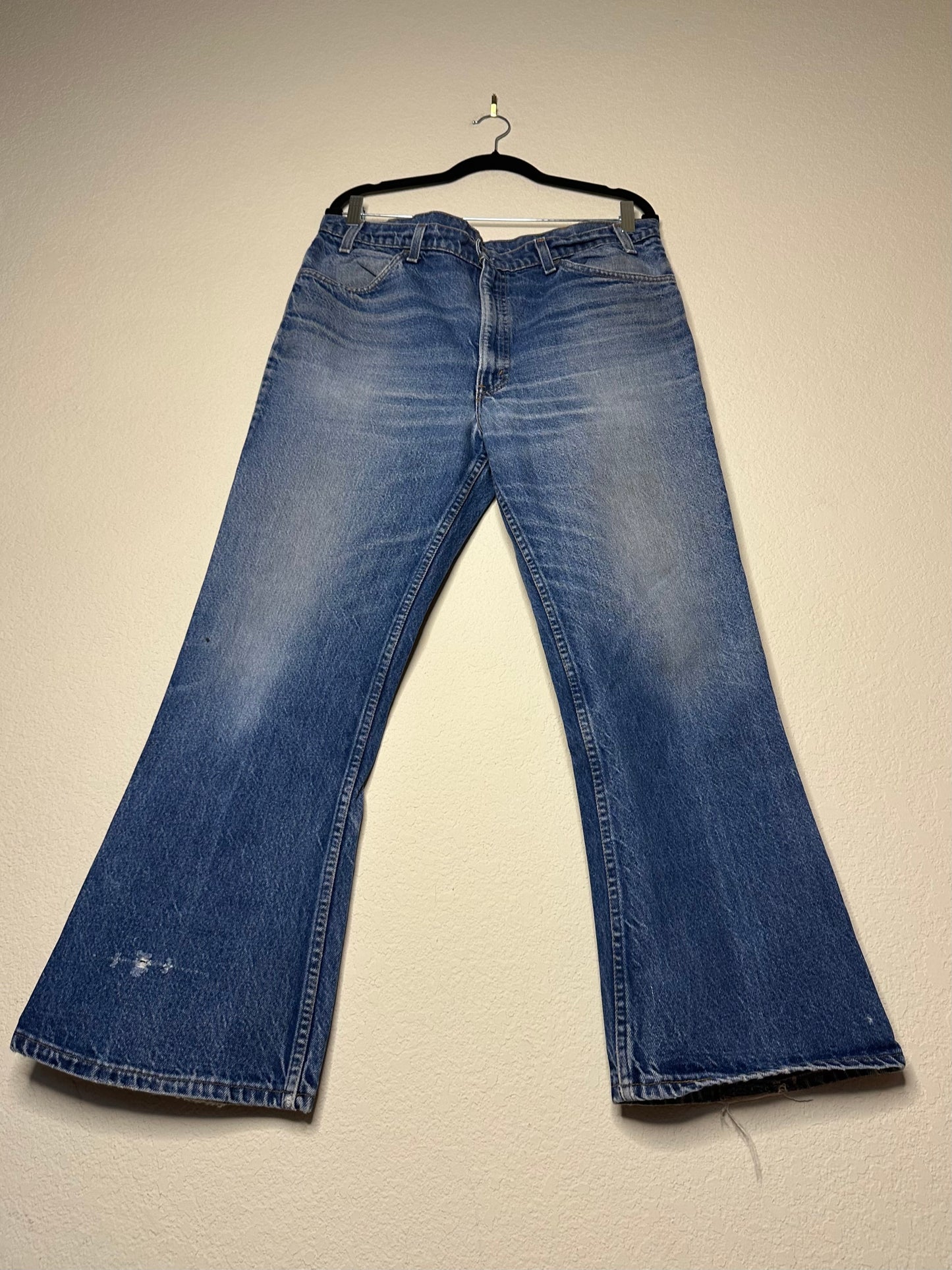 80’s Levi’s 646 Orange Tab Bell Bottom Jeans (Unisex 32/ Modern 8/10)