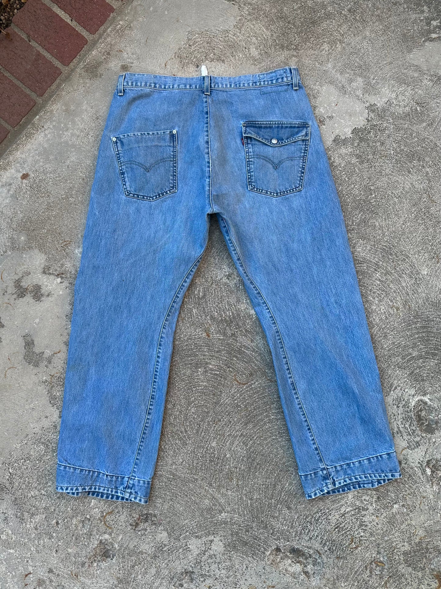 RARE Vintage Levi’s Engineered 3D Twisted Seams Anti-Fit Denim Jeans (Men’s 38x32)
