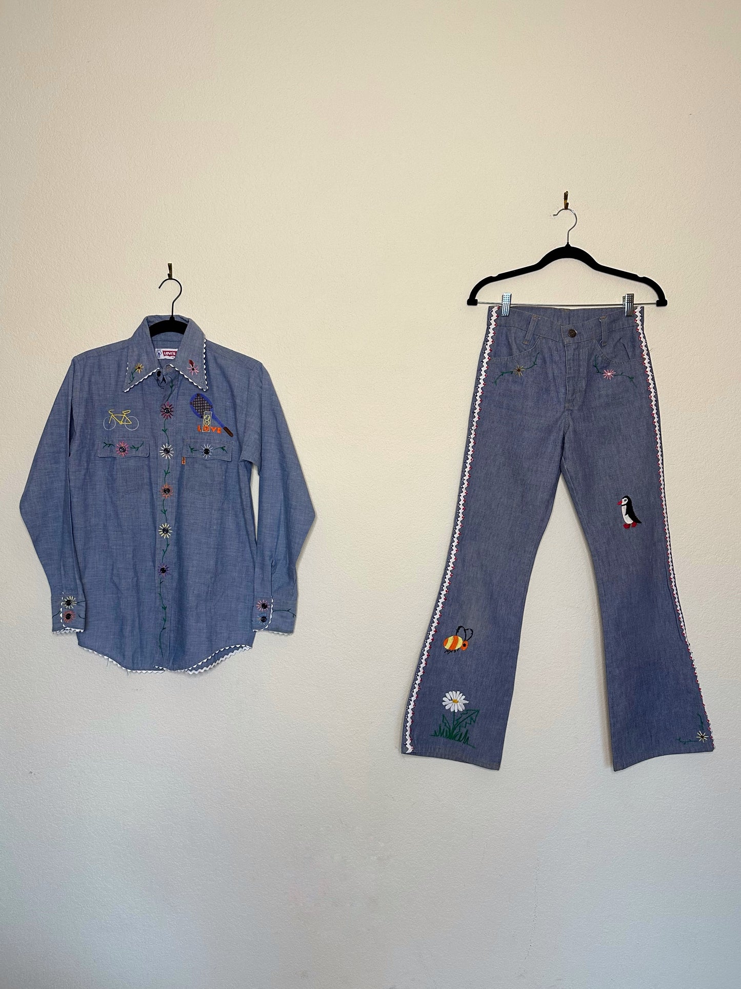 70’s Levi’s Selvedge Chambray Hand-Embroidered Western Shirt (Women’s XS/S)
