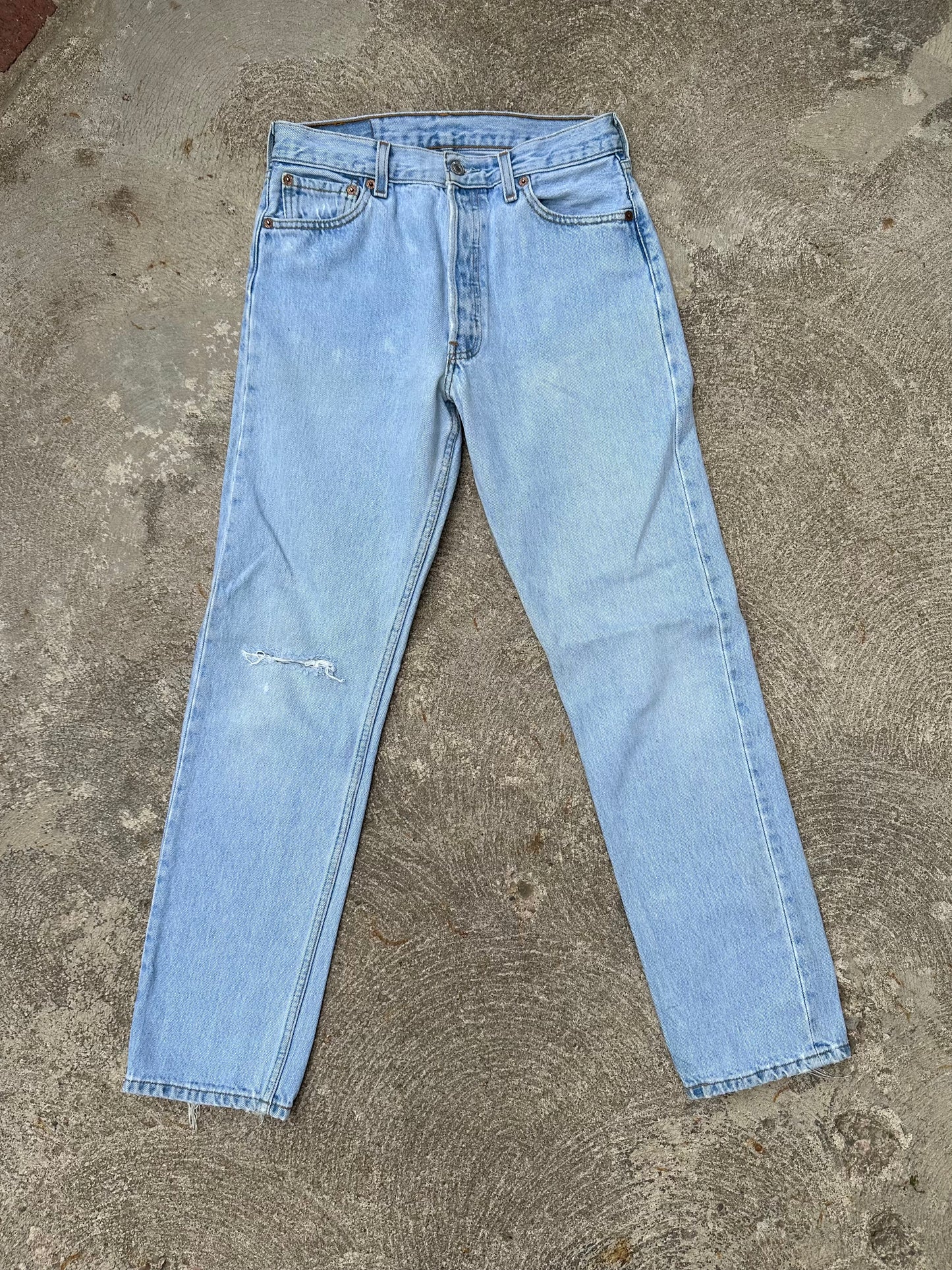 90’s Levi’s 501 Light Wash Denim Jeans (Men’s 27x31/Women’s 26)