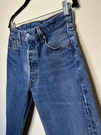 90’s Levi’s 501 Crop Jeans (Men’s 31x28 / Women’s 8)