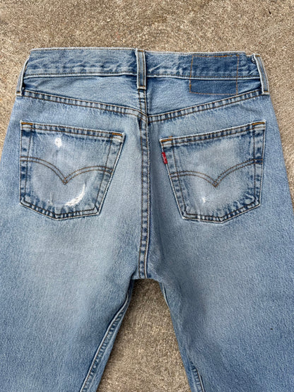 90’s Levi’s 501 Light Wash Distressed Denim Jeans (Men’s 27x34/Women’s 26)