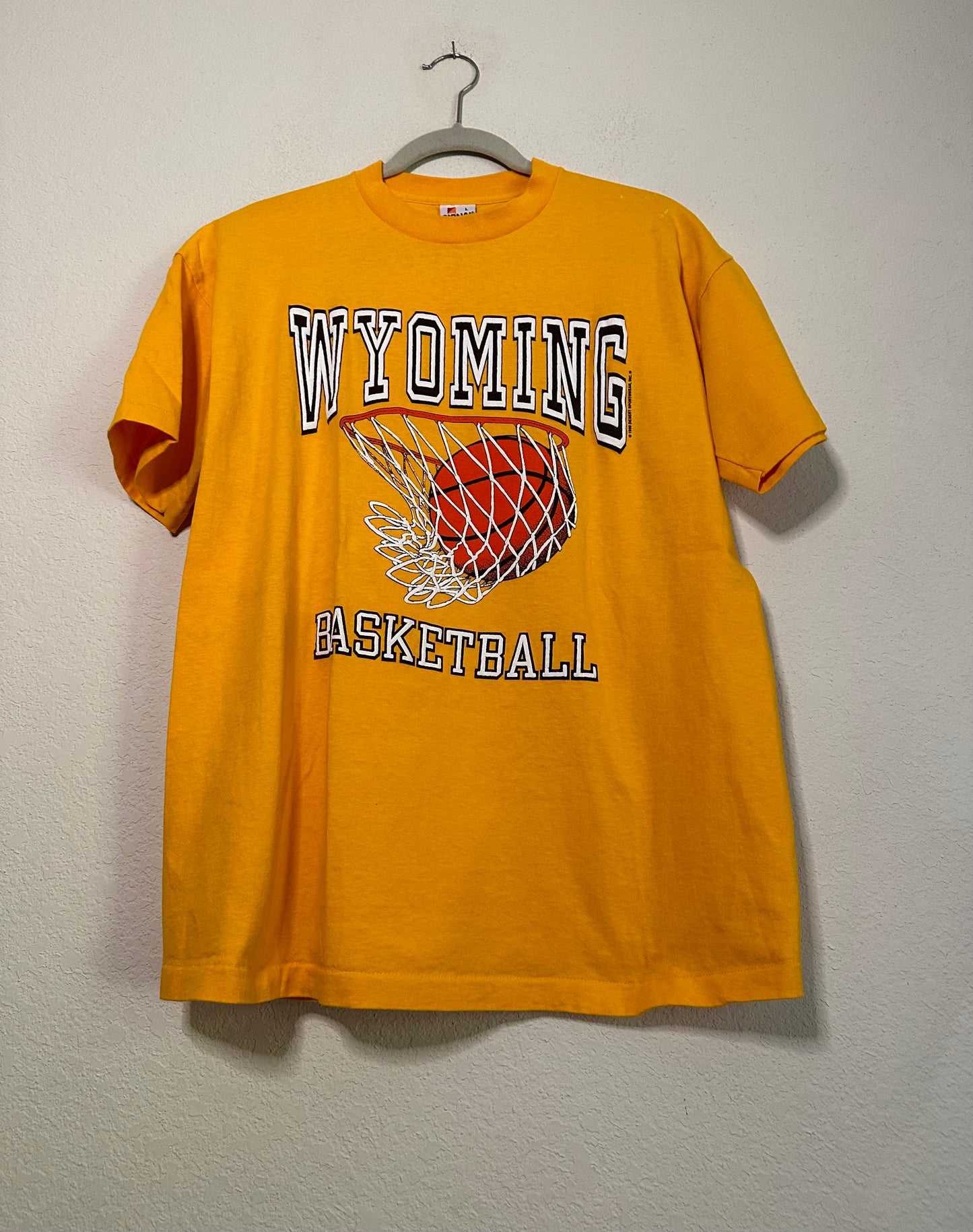 80’s Wyoming Basketball Flocked Puffy Graphic Tee (Unisex L)