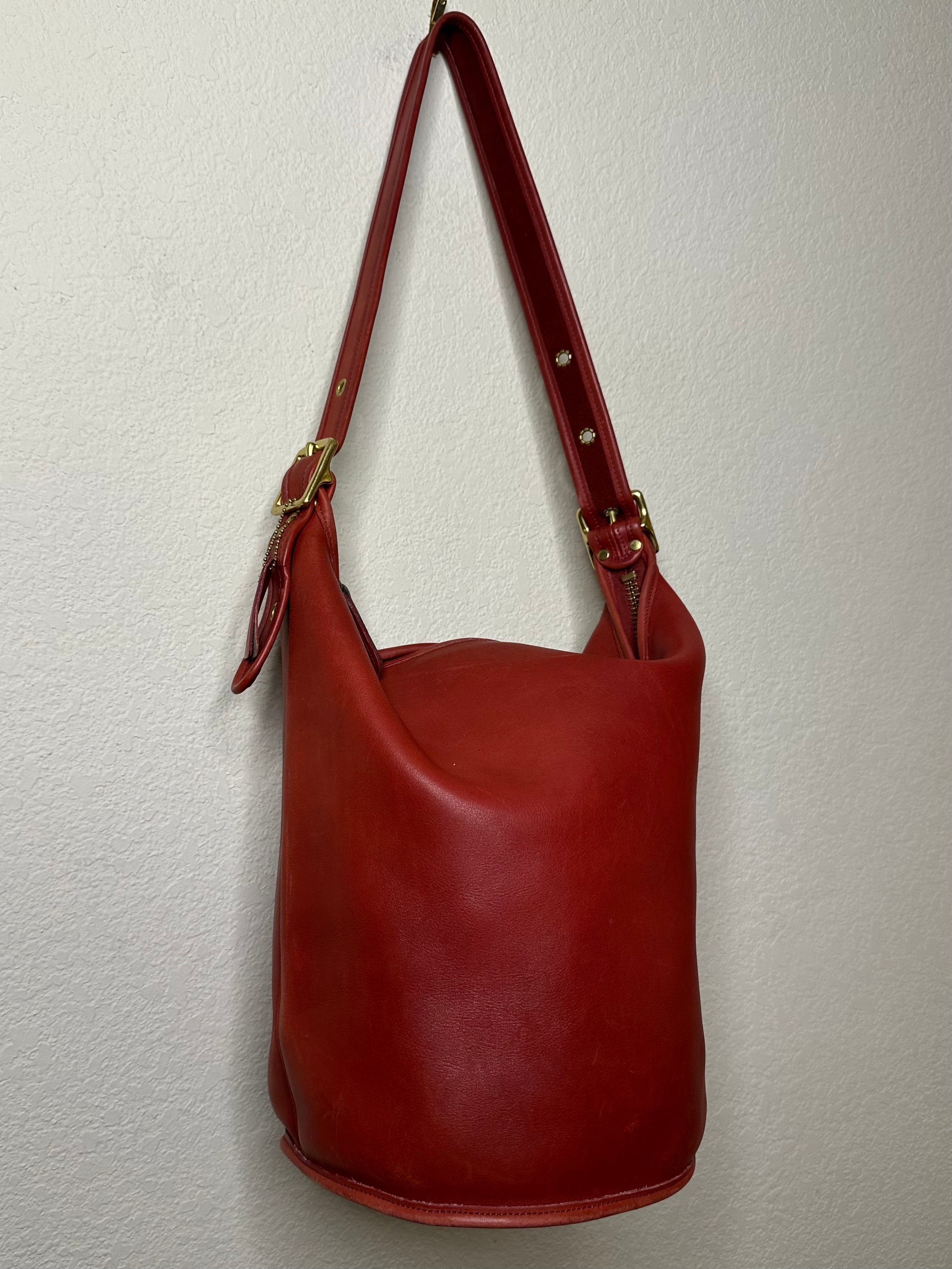 COACH - 2005 Vintage Coach Daffel Sac Redの通販 by BRAND