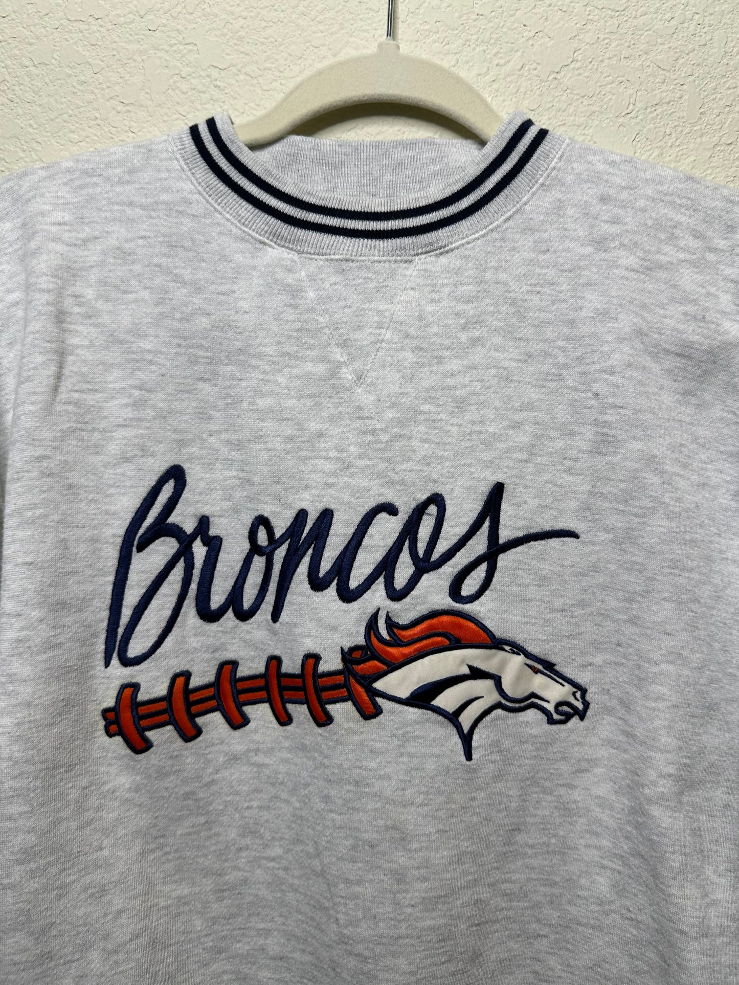 90’s Denver Broncos Embroidered Sweatshirt (Women’s XS)