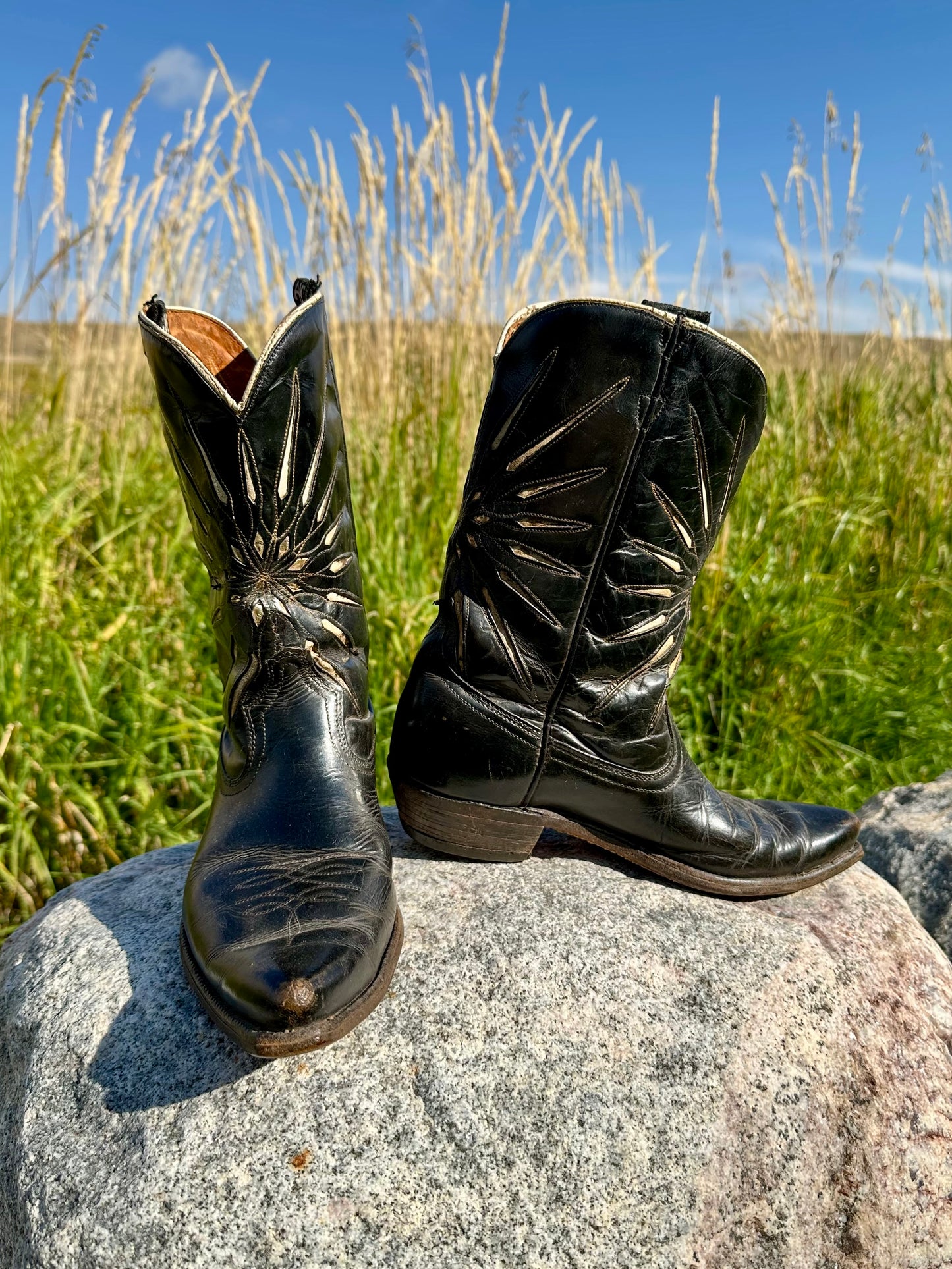 60’s ACME Sunburst Inlay Cowboy Boots (Women’s 7.5)