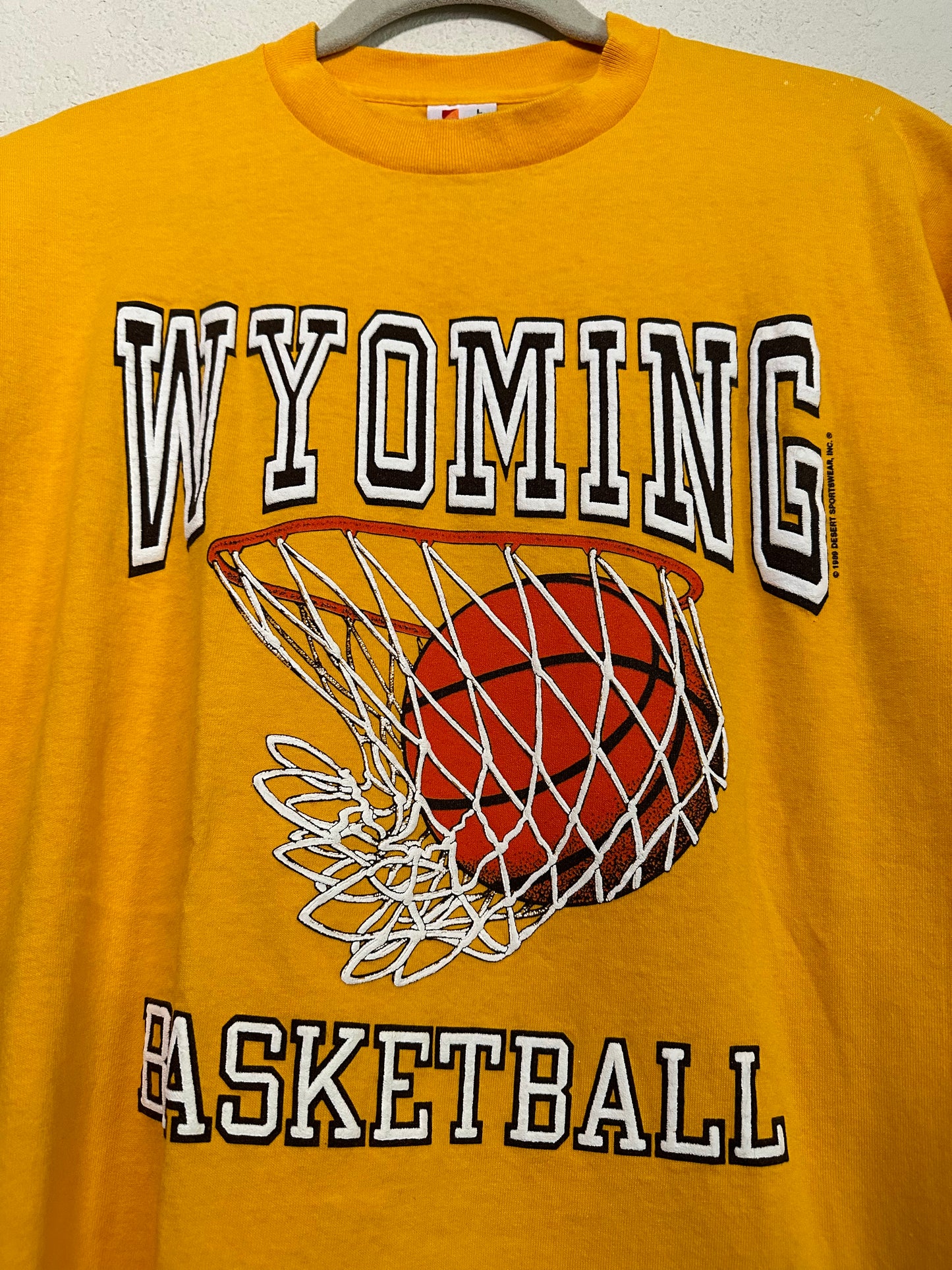 80’s Wyoming Basketball Flocked Puffy Graphic Tee (Unisex L)