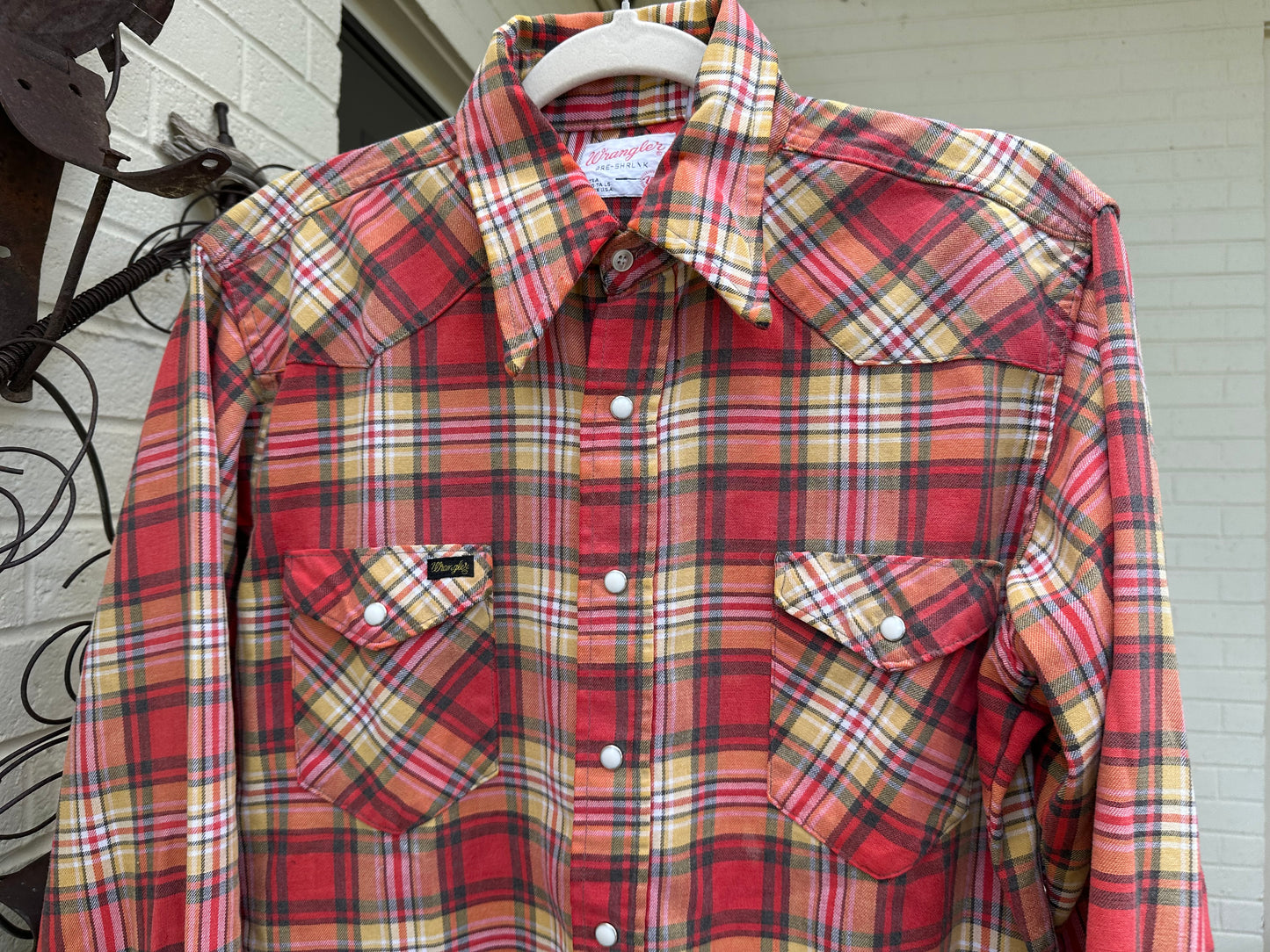 60’s Wrangler Cotton Plaid Pearl Snap Shirt (Men’s L)
