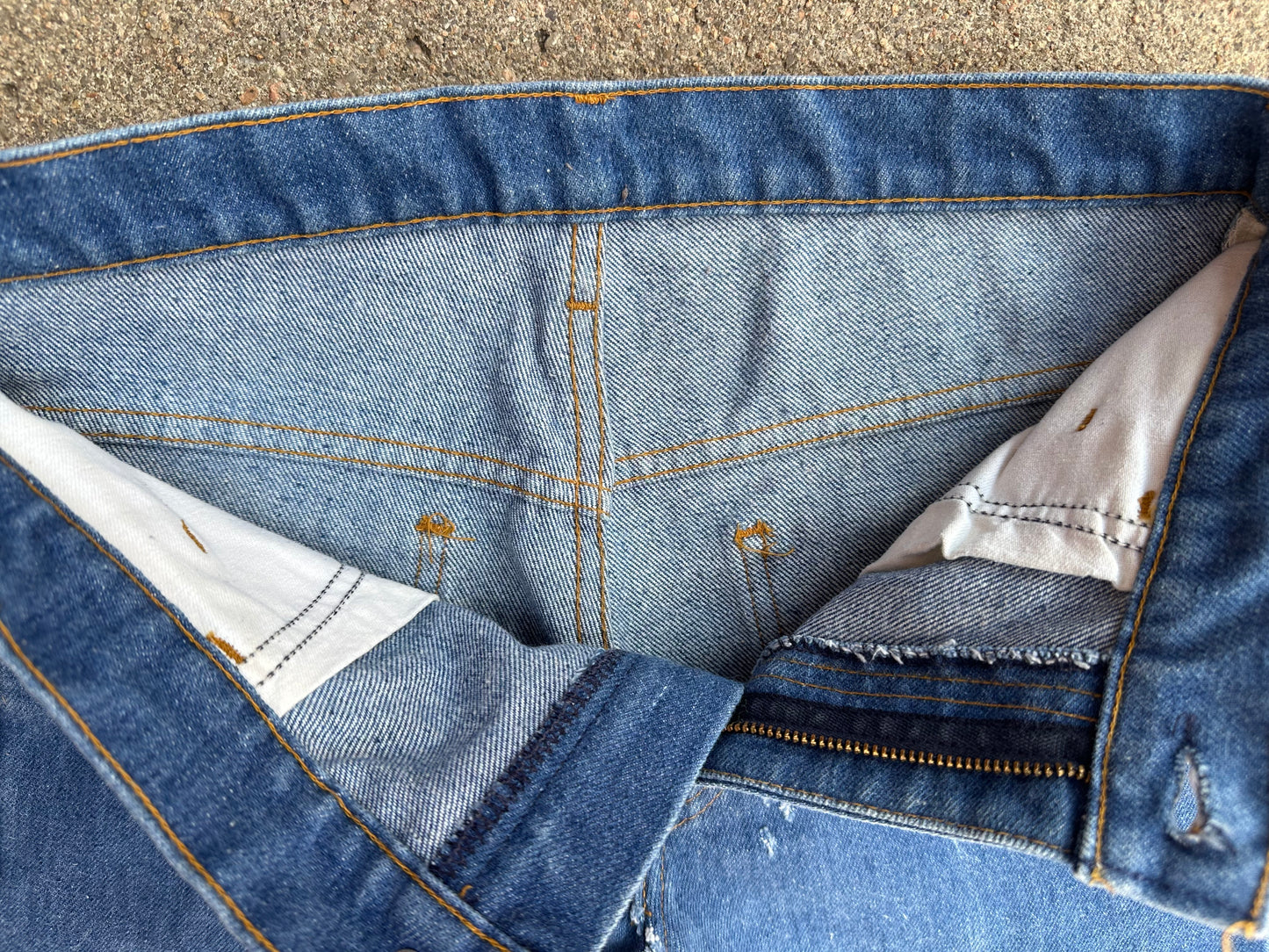 70’s Levi’s 784 Orange Tab Elephant Bell Bottom Denim Jeans USA (Women’s 26)