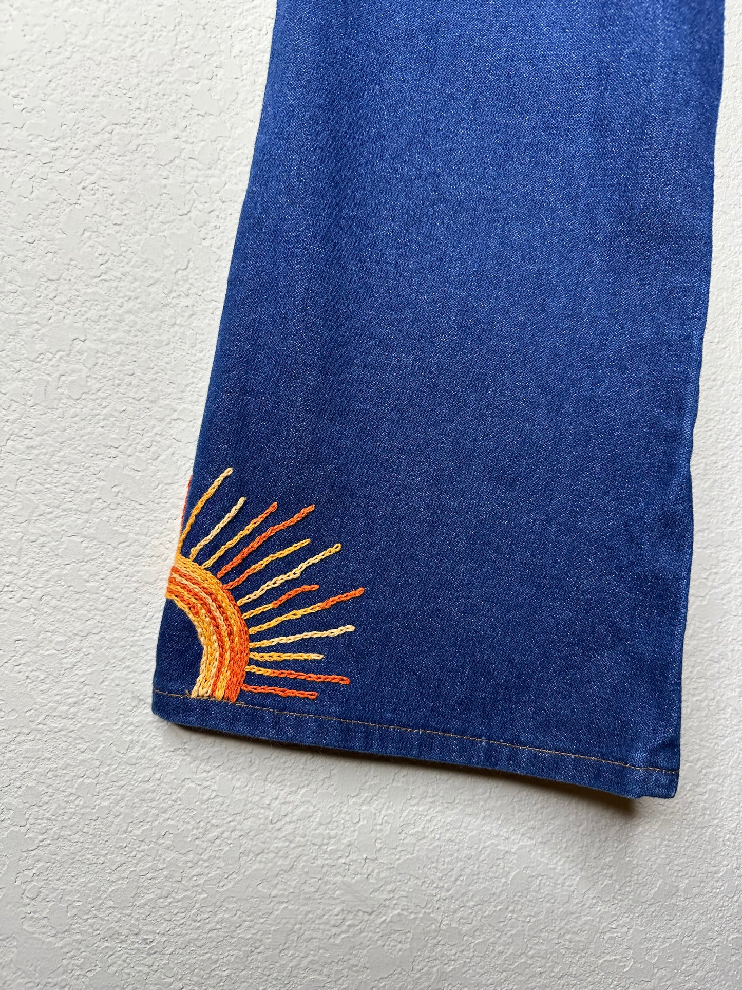 MCA Vibtage Revival: 70’s Wrangler Indigo Hand Embroidered Boot Flare Jeans (Modern 27/28)