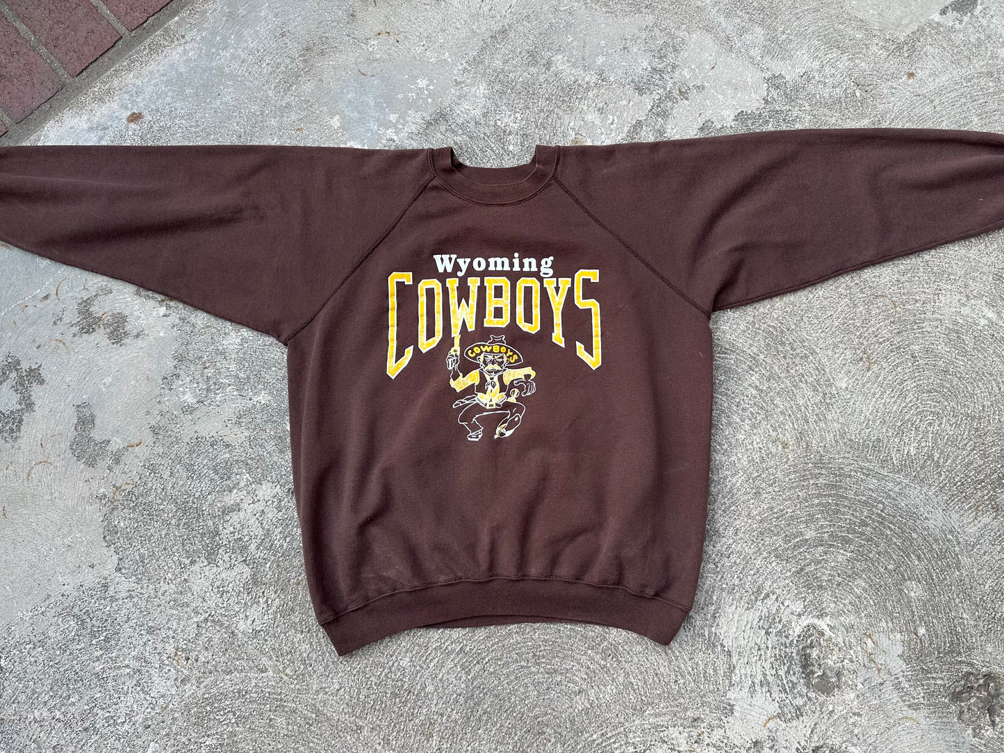 80’s Wyoming Cowboys Pistol Pete Raglan Sweatshirt (Unisex XL)