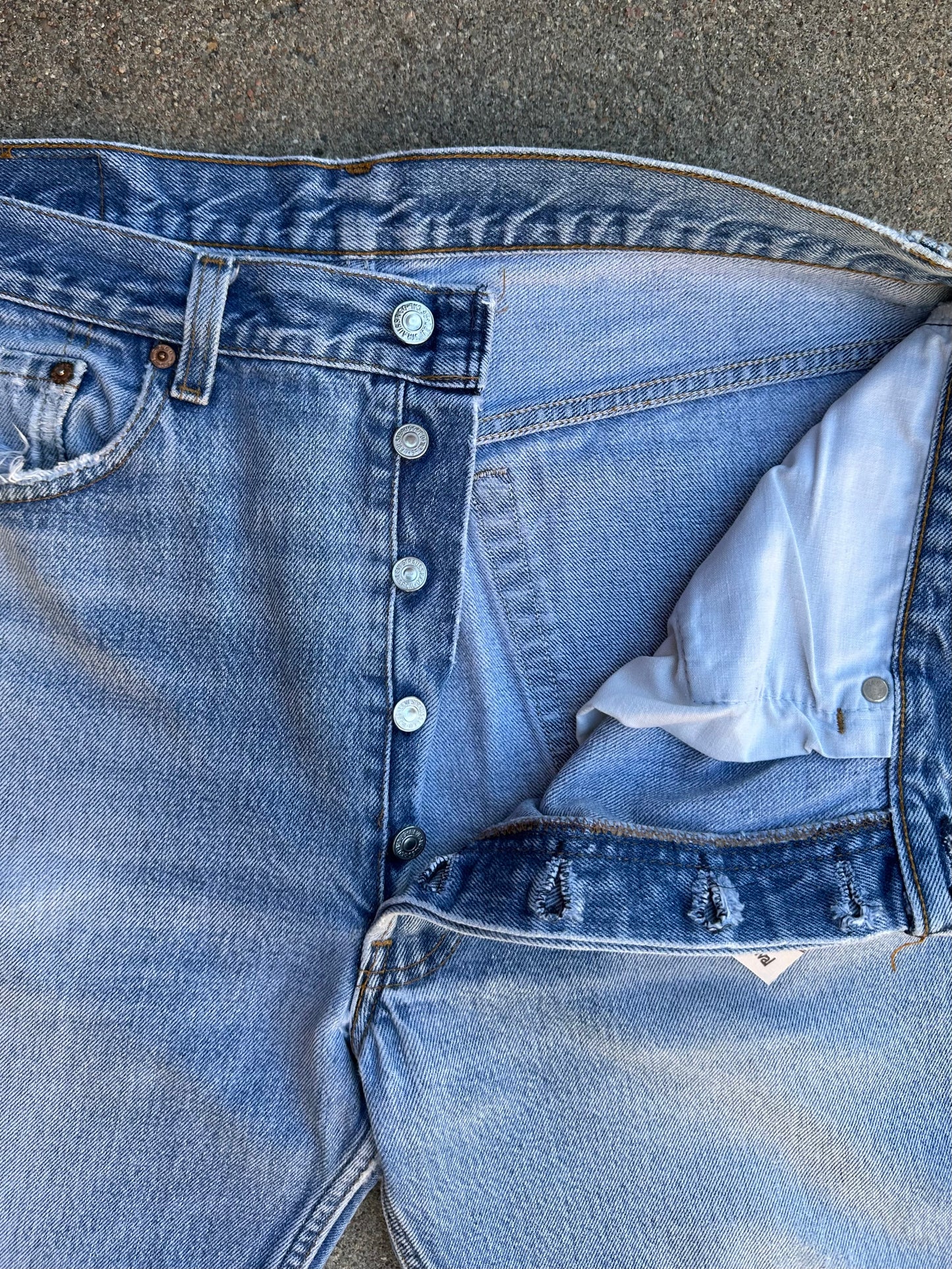 90’s Levi’s 501xx STF Sun Faded Light Denim Jeans USA (35x29/ Women’s 33)