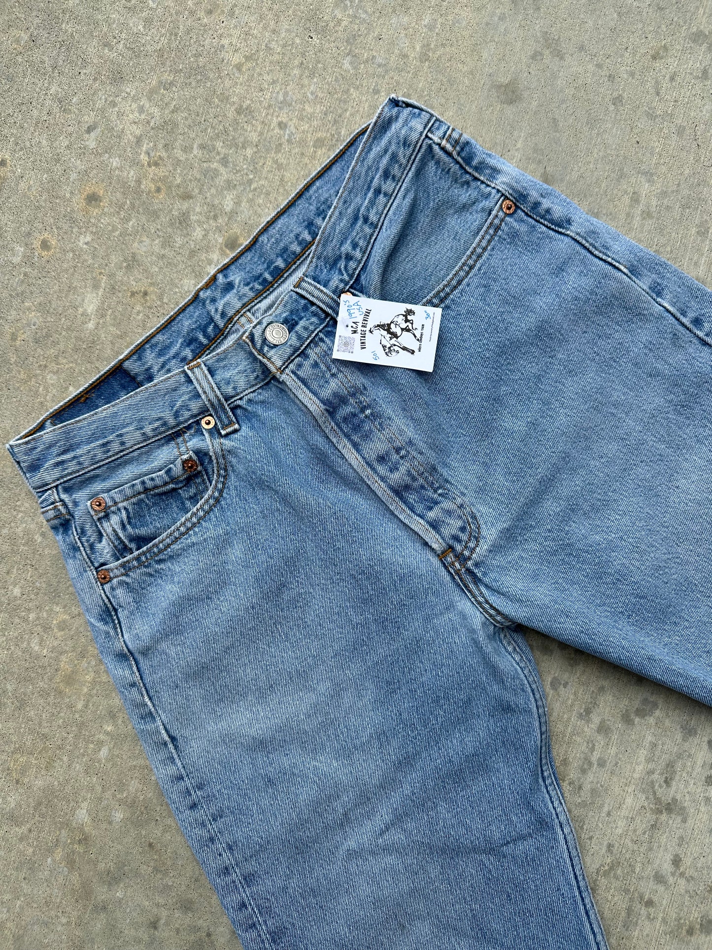 90’s Levi’s 501 Denim Jeans USA (Men’s 31x29 / Women’s 29)