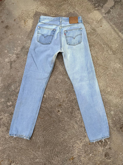 90’s Levi’s 501 Light Wash Denim Jeans (Men’s 27x31/Women’s 26)