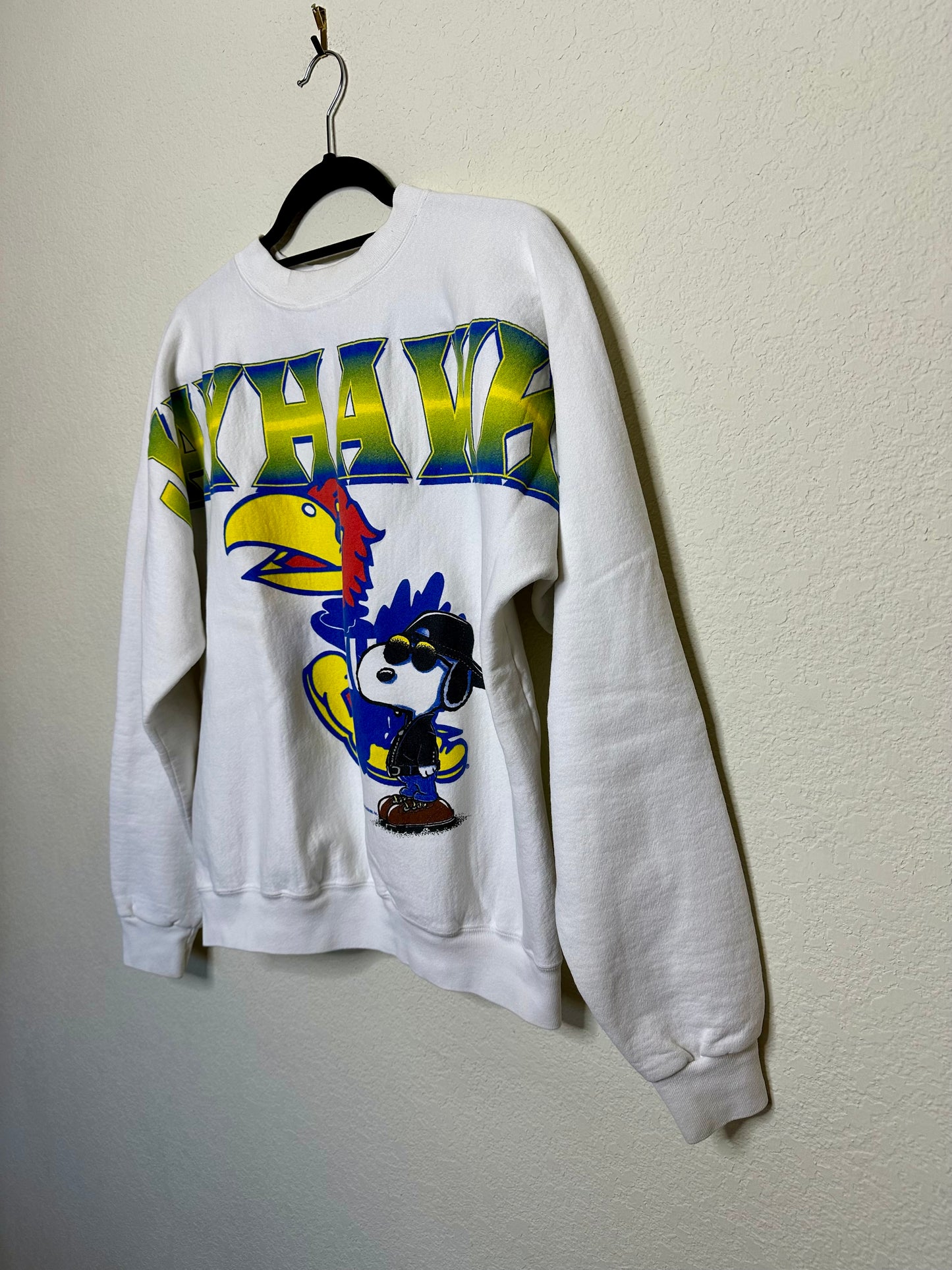 Rare 90’s University of Kansas Snoopy Jayhawks Raglan Sweatshirt (Unisex L)