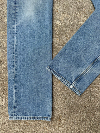 90’s Levi’s 501 Light Wash Distressed Denim Jeans (Men’s 27x34/Women’s 26)