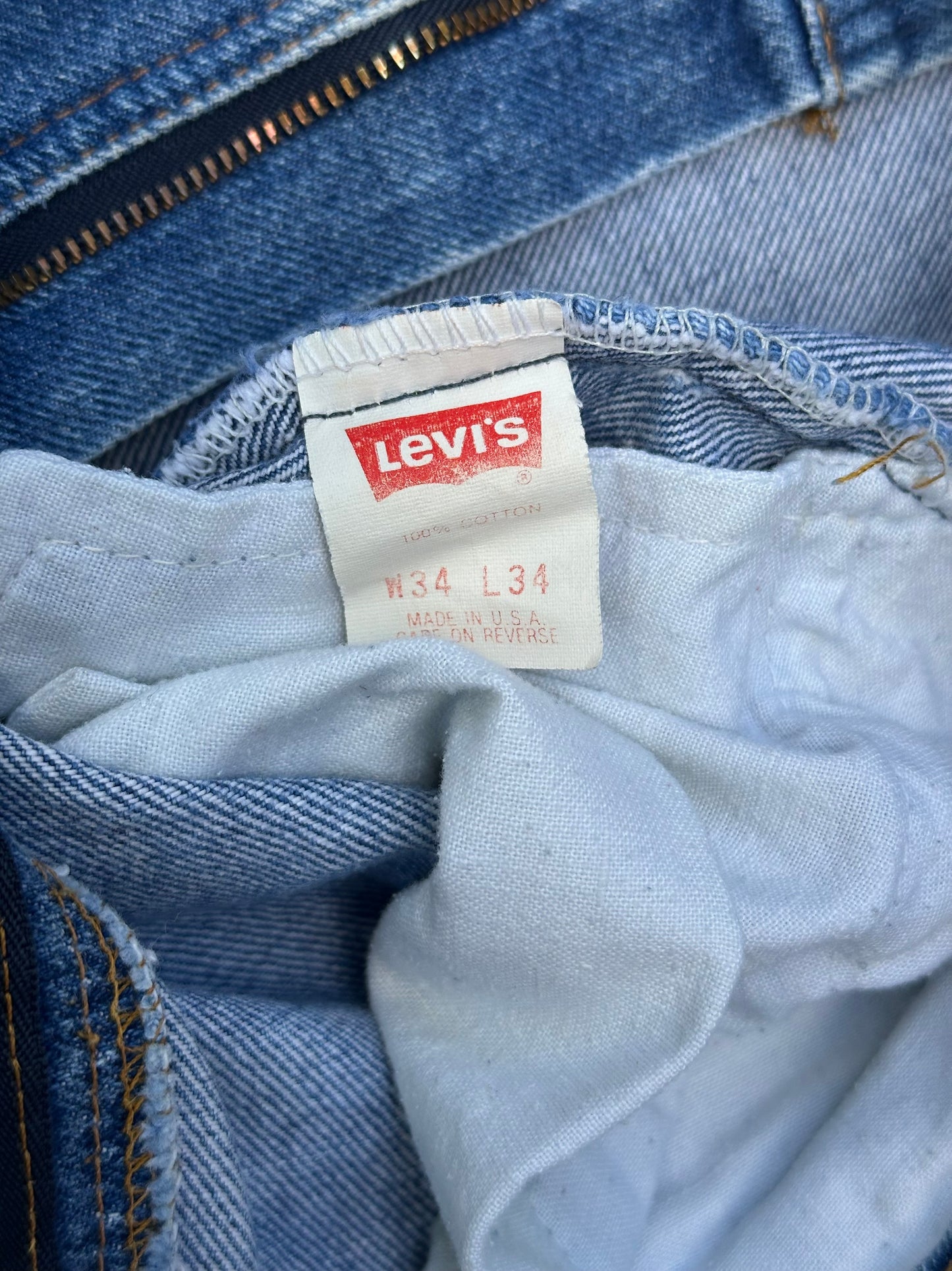 80’s Levi’s 517 Boot Cut Jeans USA (Men’s 33x33 / Women’s 31)