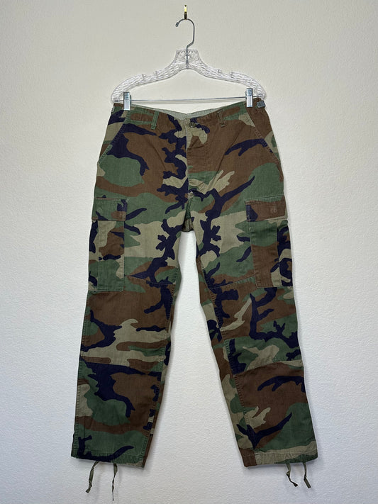 80’s U.S. Military Woodland Camo Combat Cargo Pants (Unisex M)