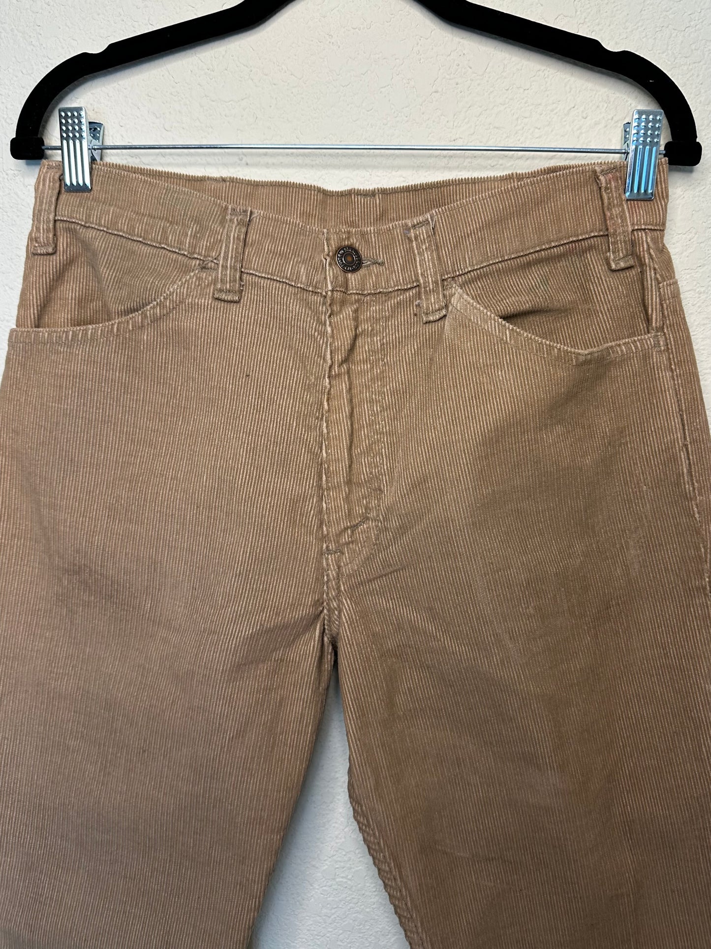 70’s Levi’s 646 Beige Corduroy Bell Bottom Pants (Men’s 30/Women’s 28)