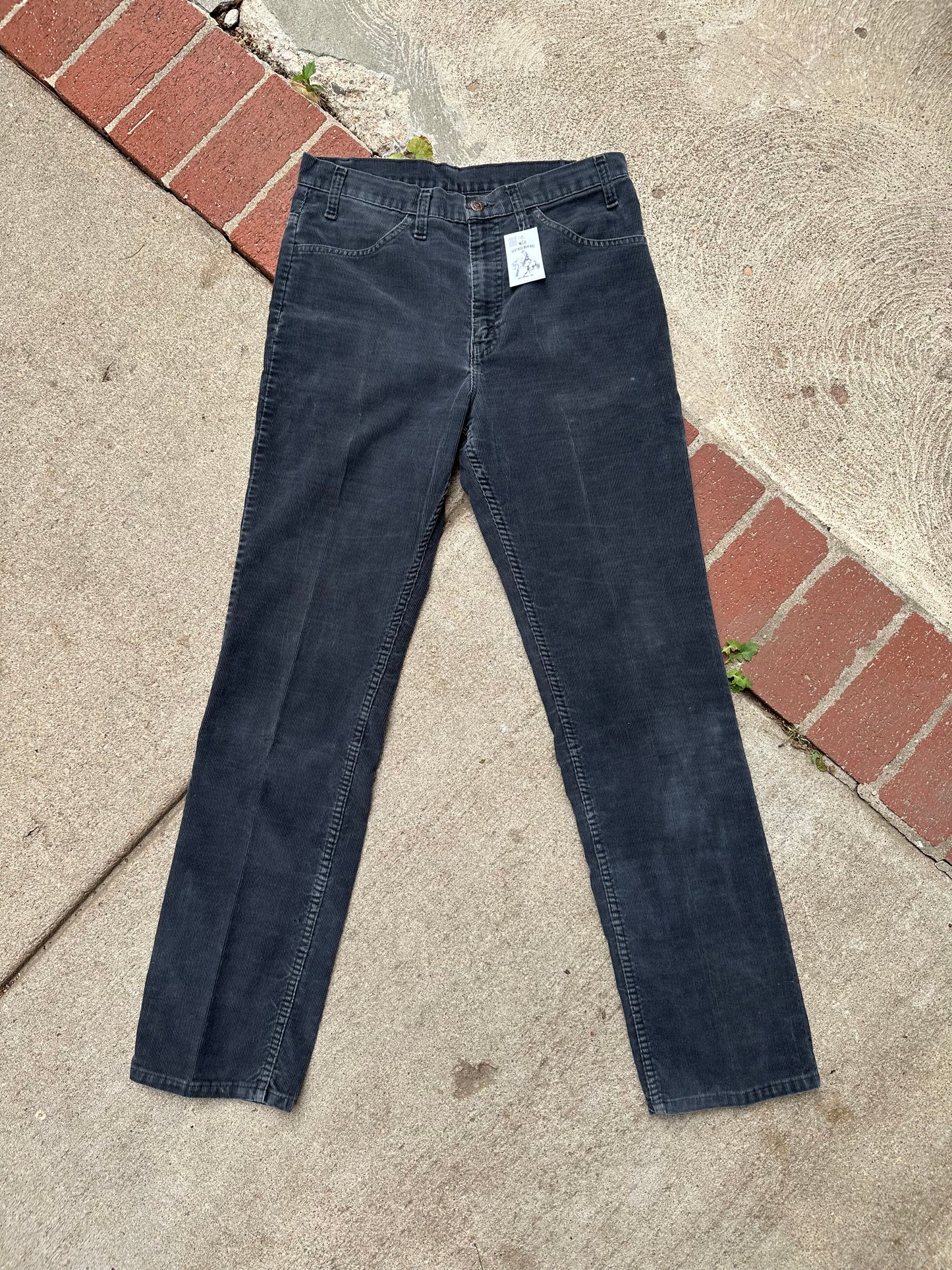 80’s Levi’s 519 “Californian” Corduroy White Tab Pants (Men’s 32/ Women’s 30)