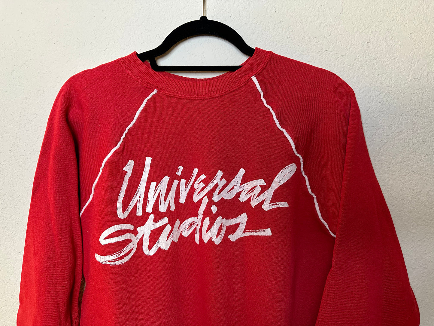 90’s Raglan Universal Studios Sweatshirt (Women’s M)