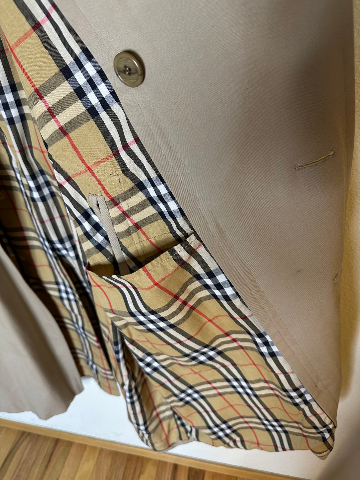 80’s Burberry Nova Check Lined Trench Coat w/ Zip-Out Liner (Men’s 42)