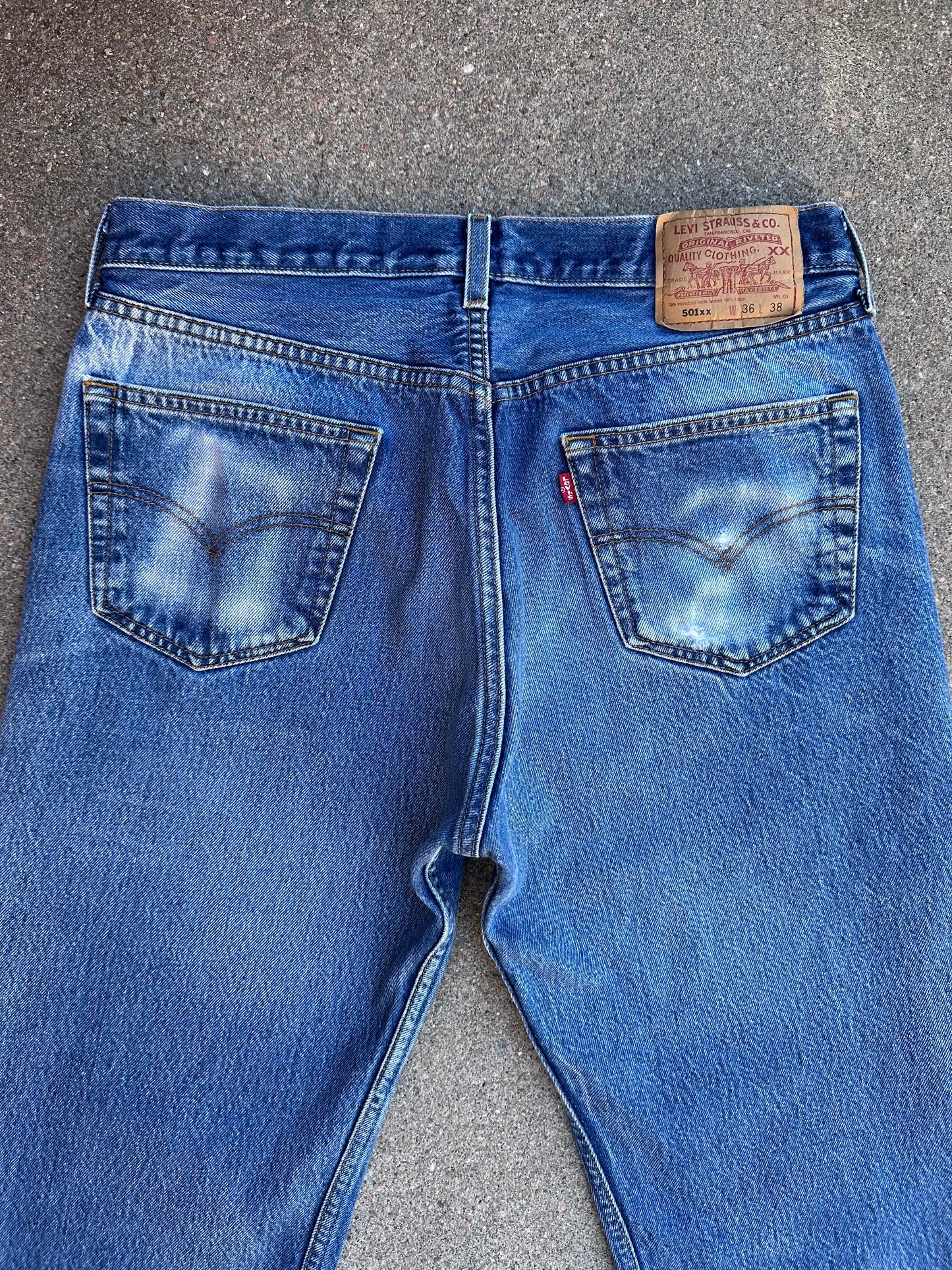 2000 Levi’s 501xx STF Denim Great Fades Jeans (Men’s 34x33 / Women’s 32)