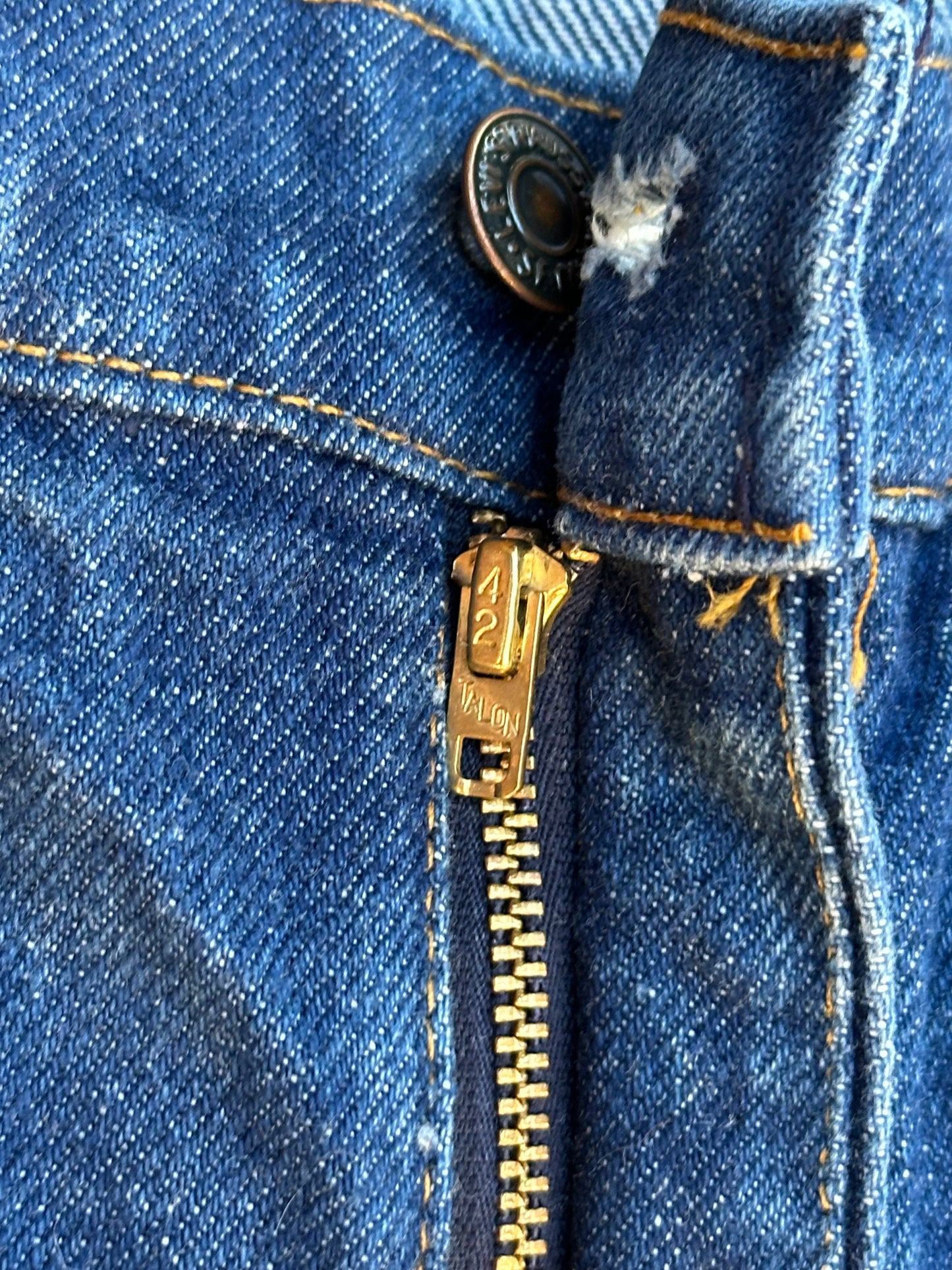 70’s Levi’s 505 Orange Tab #8 Button Talon USA Jeans (Men’s 36x30 / Women’s 34)