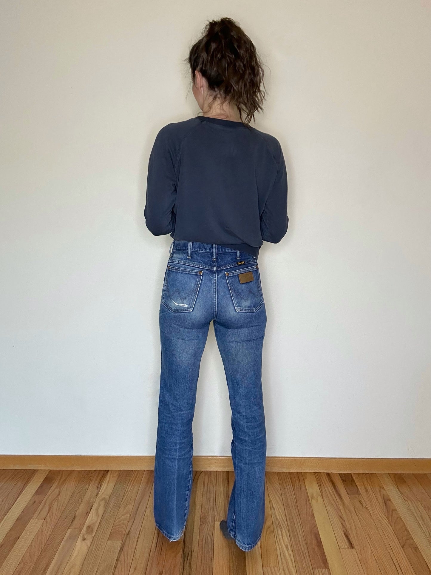 90’s Wrangler Slim Fit Cowboy Cut USA Jeans w/ Great Distressing (29x29 / Modern 4/6)