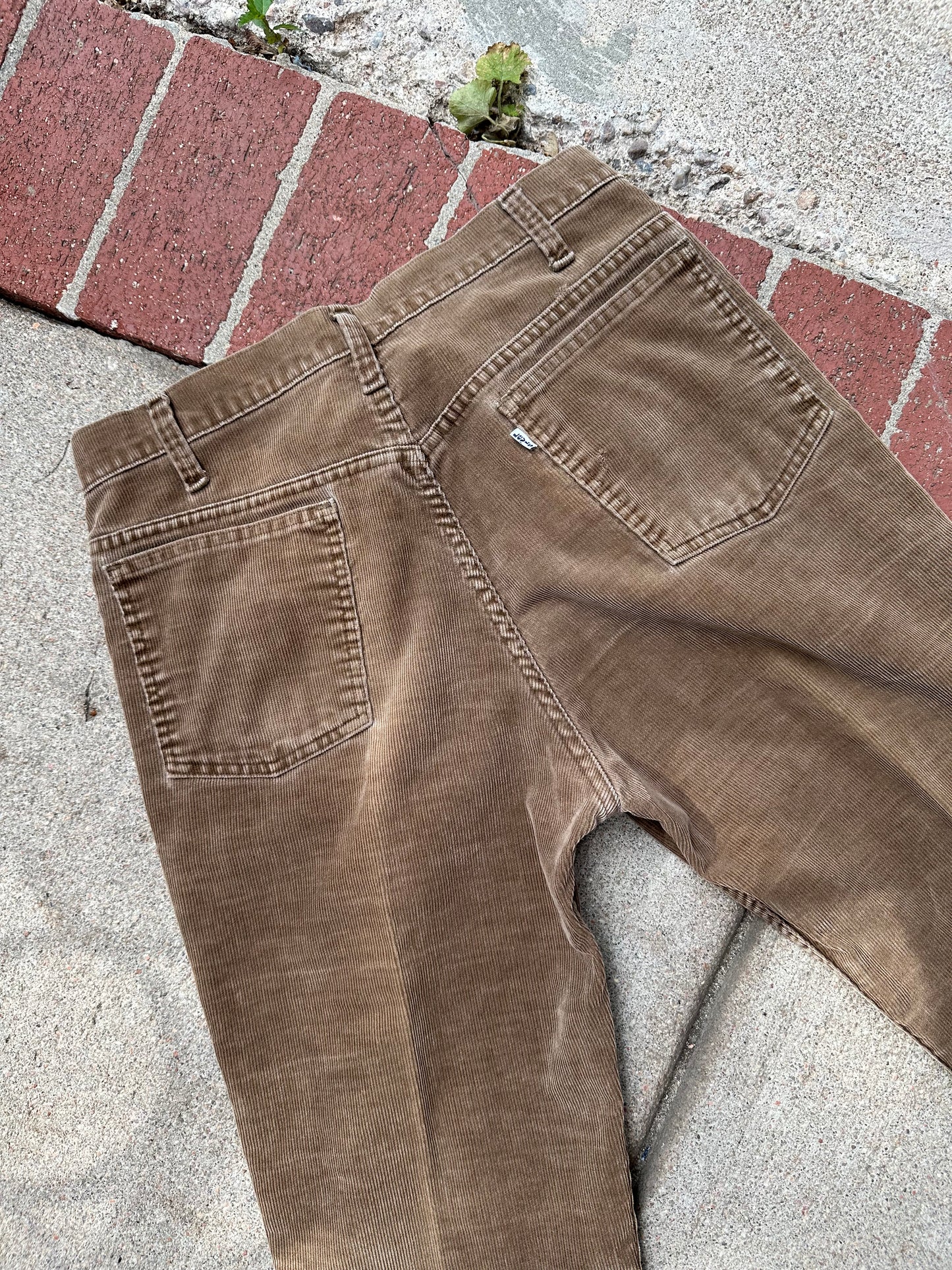 80’s Levi’s 519 “Californian” Corduroy White Tab Pants (Men’s 32/ Women’s 30)