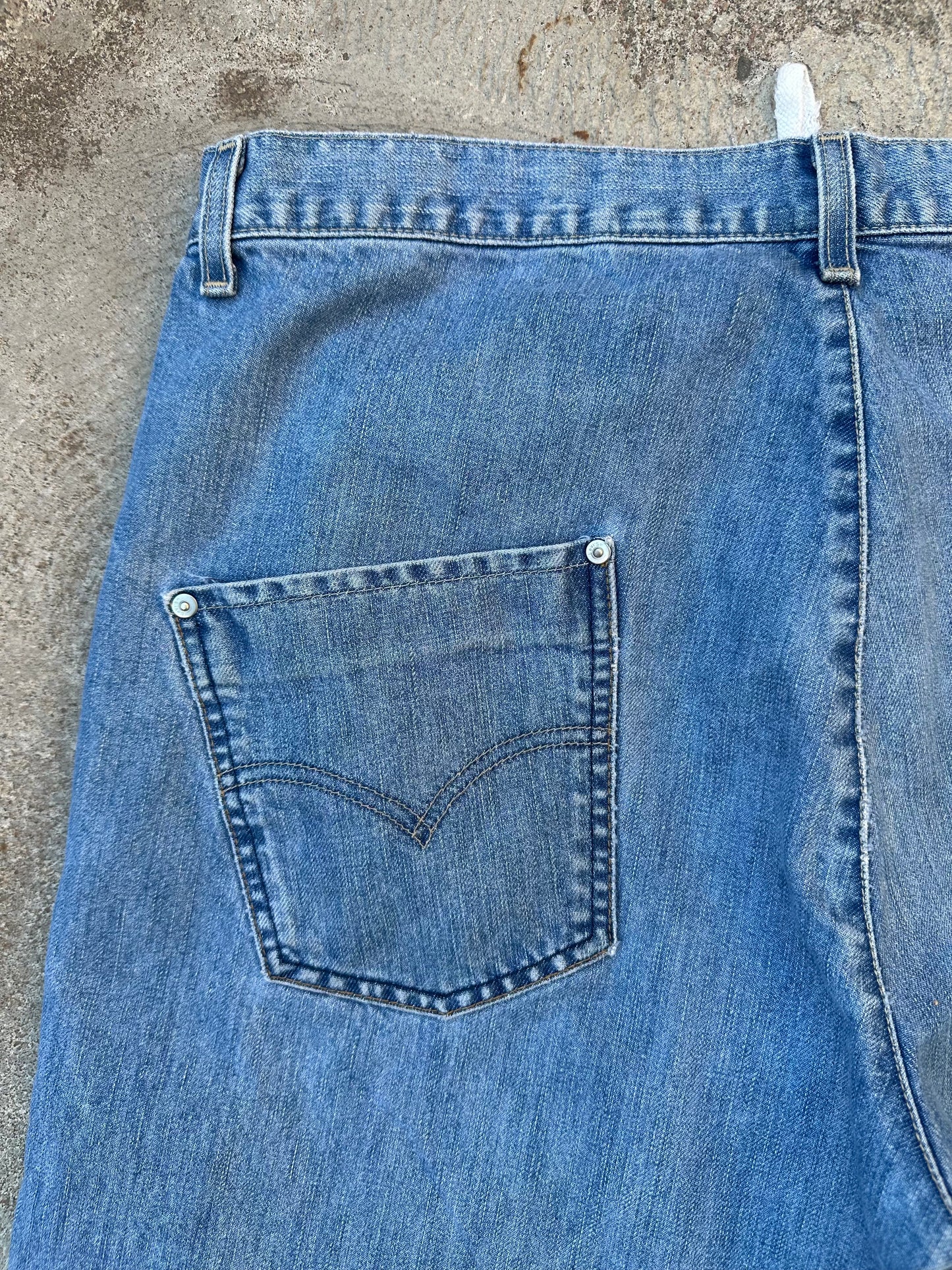 RARE Vintage Levi’s Engineered 3D Twisted Seams Anti-Fit Denim Jeans (Men’s 38x32)