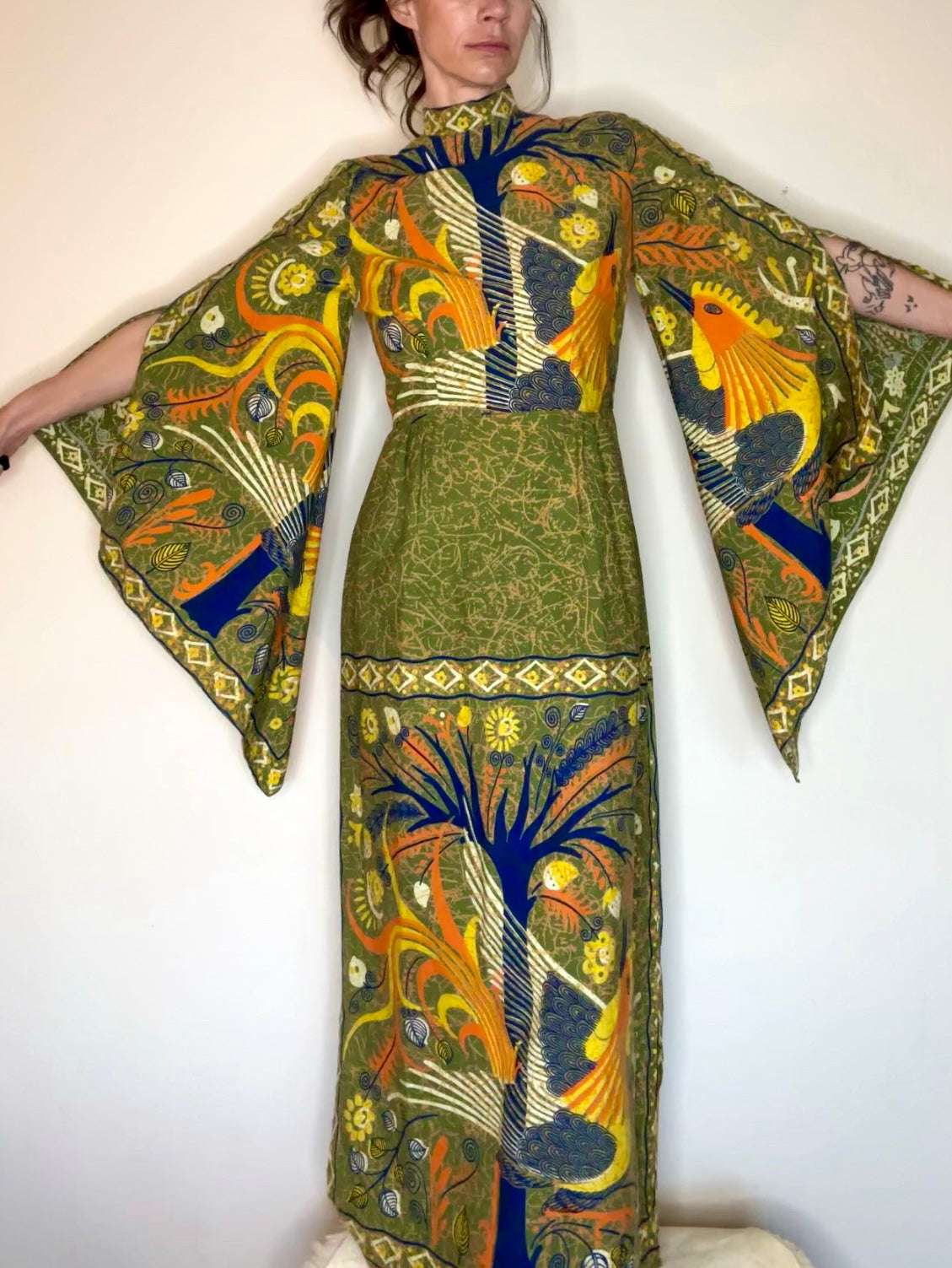 60’s Handmade Dramatic Bell Sleeve Kaftan from Hand Dyed Escalera Batik Cotton Fabric (S/M)