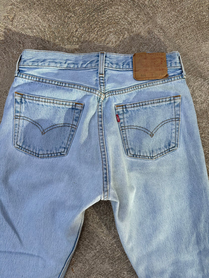90’s Levi’s 501 Light Wash Denim Jeans (Men’s 27x31/Women’s 26)