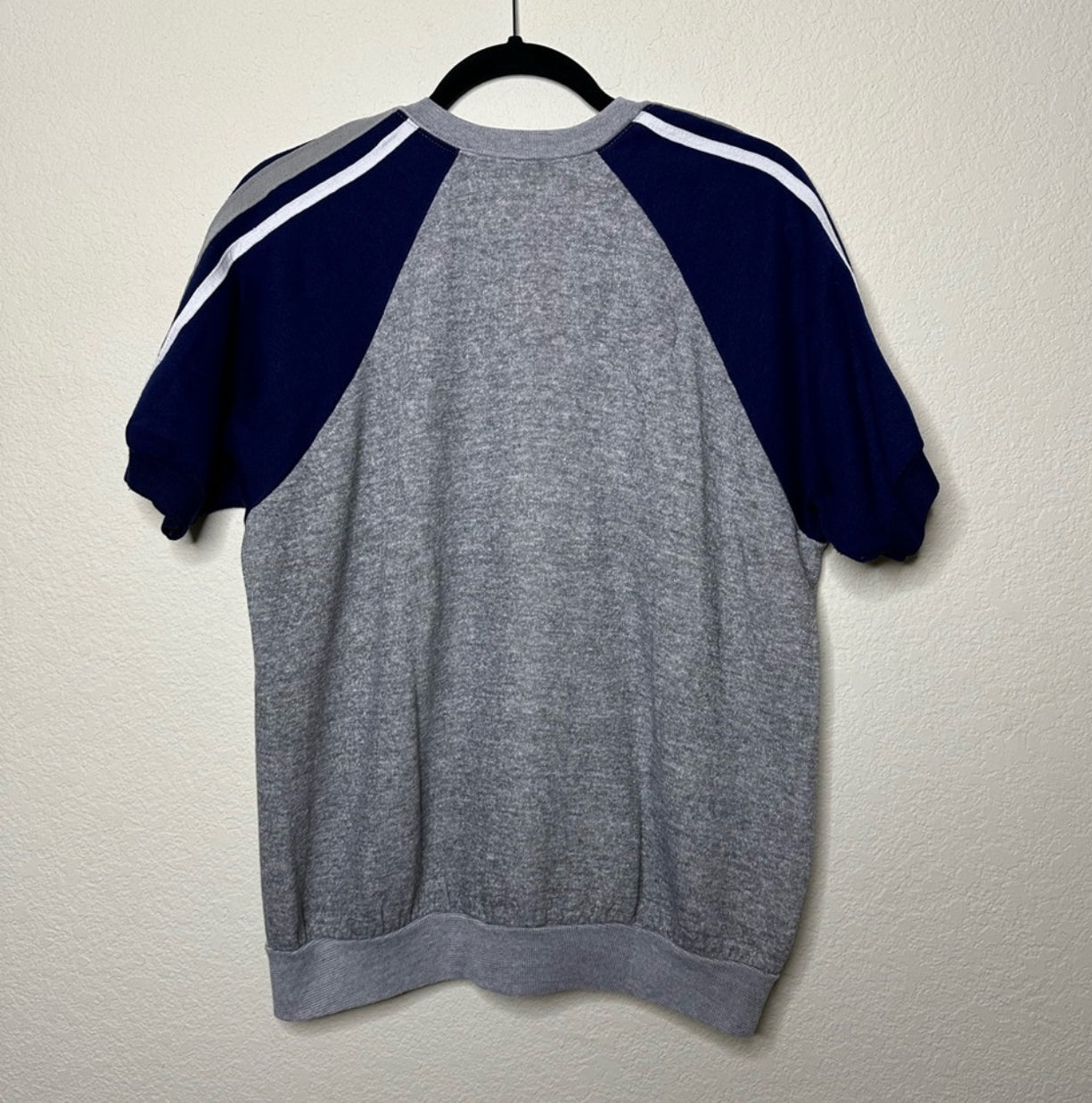 70’s Raglan Stripe Short Sleeve Sweatshirt (Unisex M/L)