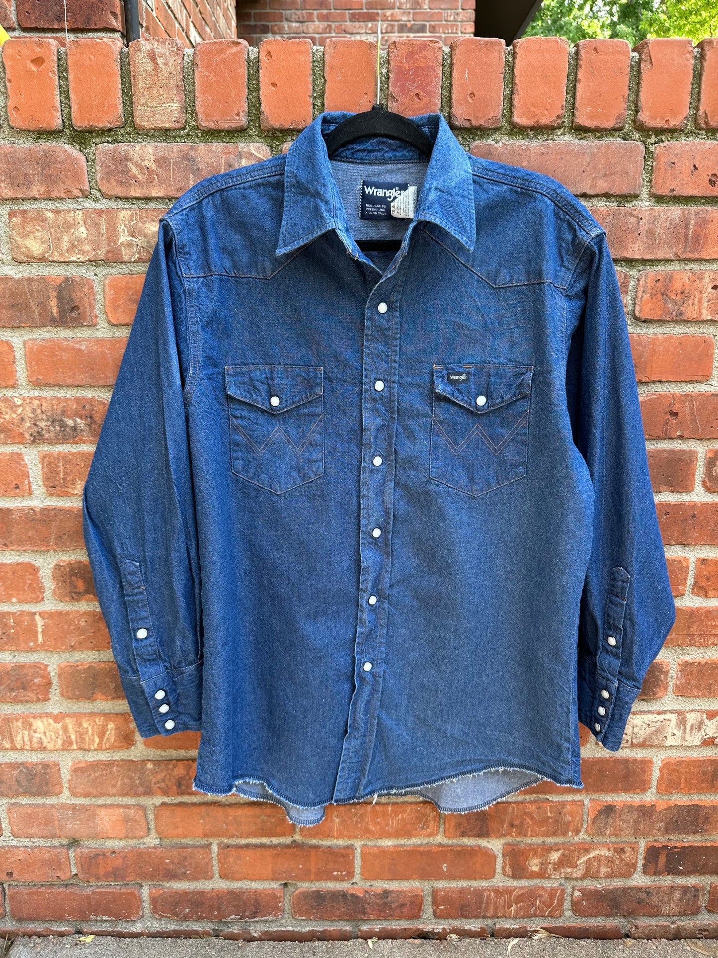 80’s Wrangler Western Denim Pearl Snap Shirt (Men’s L/XL)