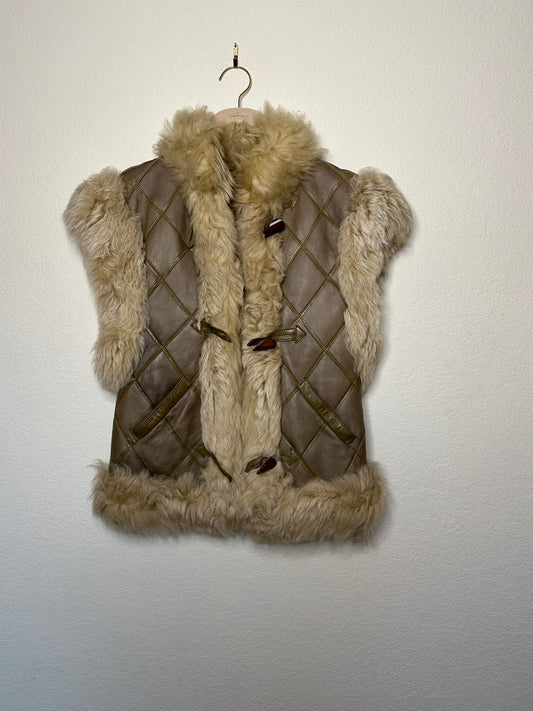 RARE 80’s Christian DIOR Boutique Fourrure Quilted Leather Shearling Toggle Vest (S/M)