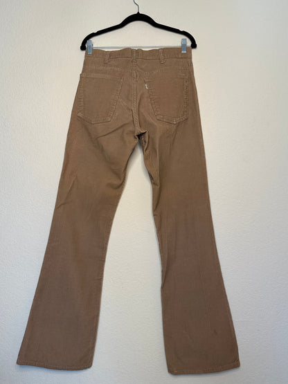 70’s Levi’s 646 Beige Corduroy Bell Bottom Pants (Men’s 30/Women’s 28)