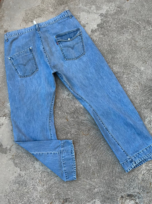 RARE Vintage Levi’s Engineered 3D Twisted Seams Anti-Fit Denim Jeans (Men’s 38x32)