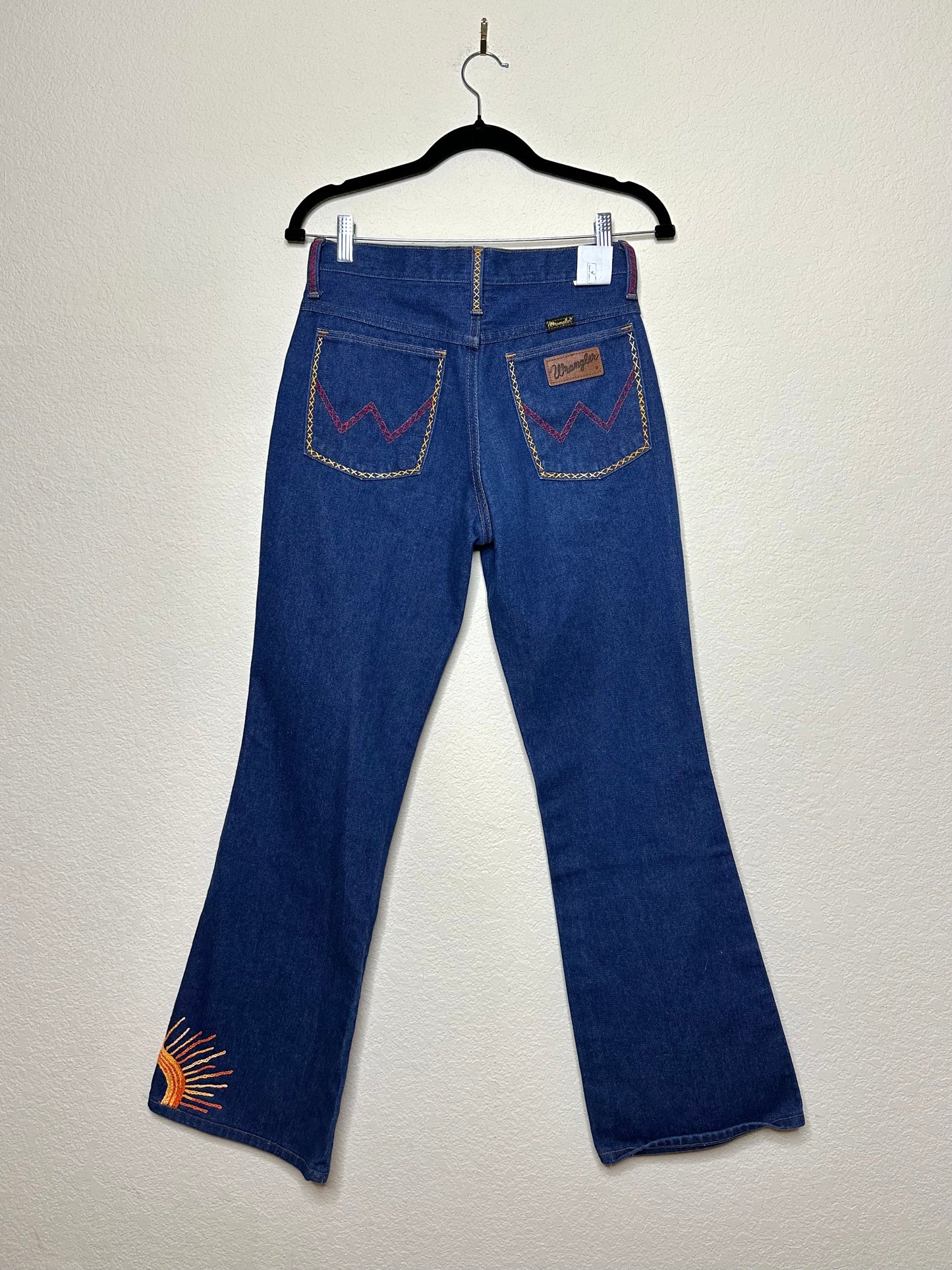 MCA Vibtage Revival: 70’s Wrangler Indigo Hand Embroidered Boot Flare Jeans (Modern 27/28)
