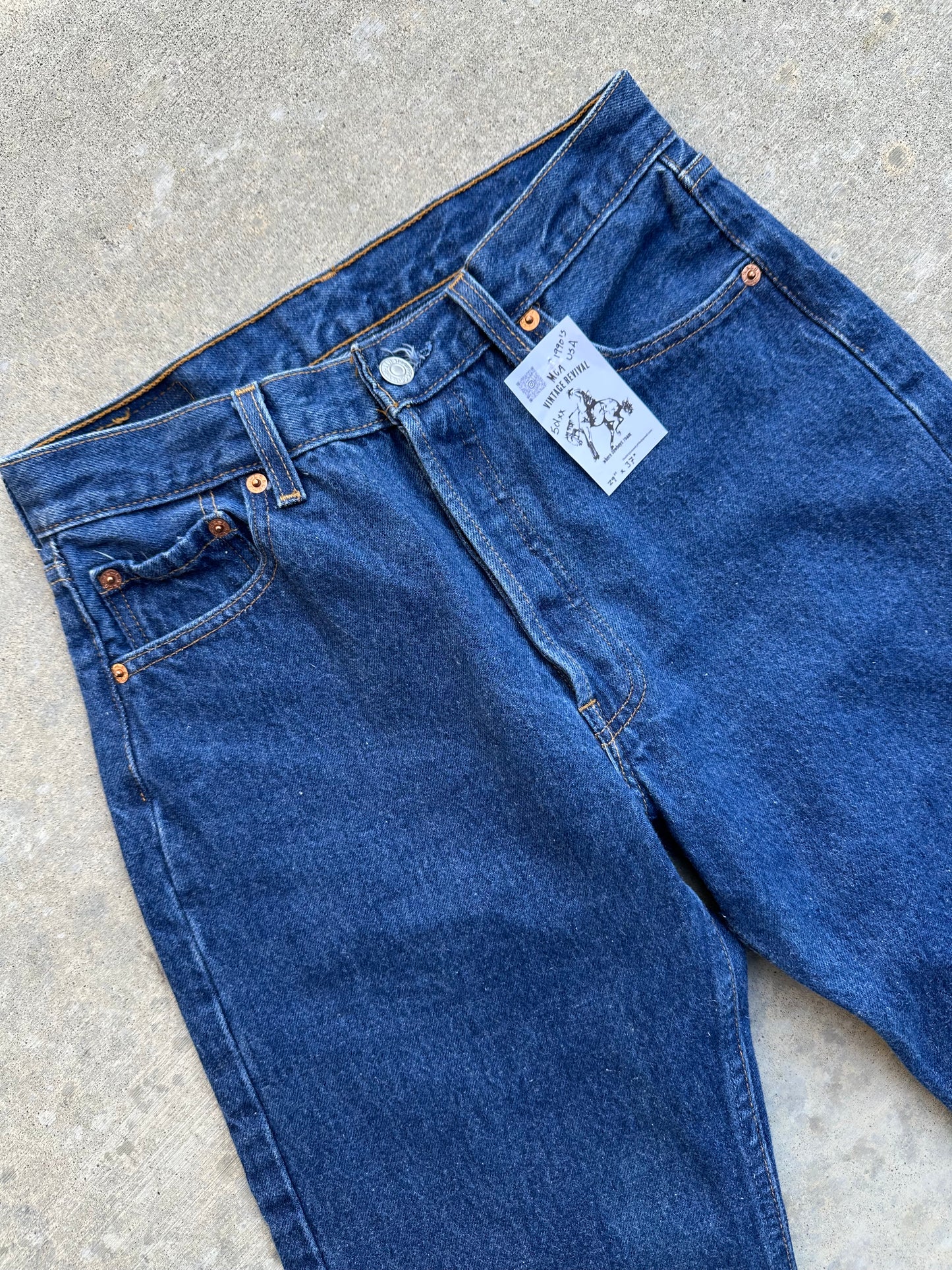 90’s Levi’s 501xx Indigo Denim Extra Long Jeans (Men’s 27x37/ Women’s 26)