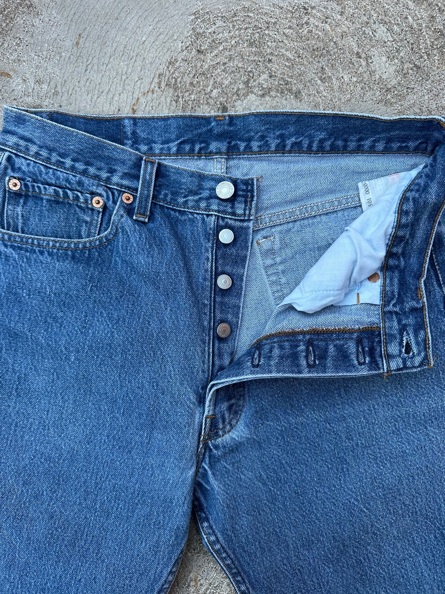 90’s Levi’s 501xx STF Denim Jeans USA (Men’s 31x30 / Women’s 29)