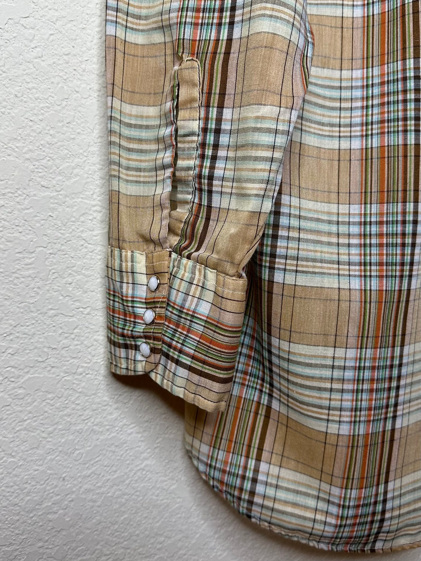 70’s Levi’s Plaid Western Pearl Snap Shirt (Unisex L)