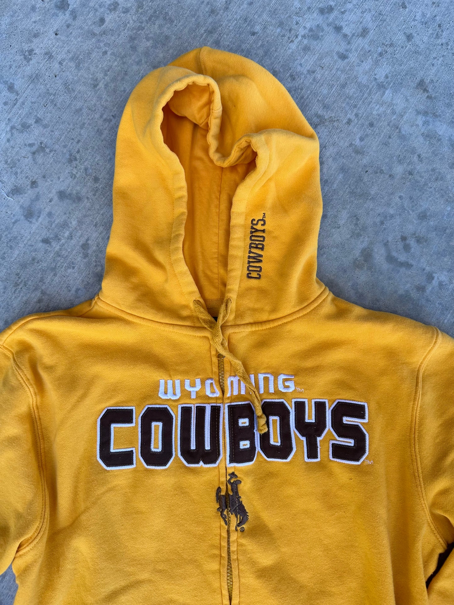Wyoming Cowboys Zip-Up Hoodie (Unisex L)
