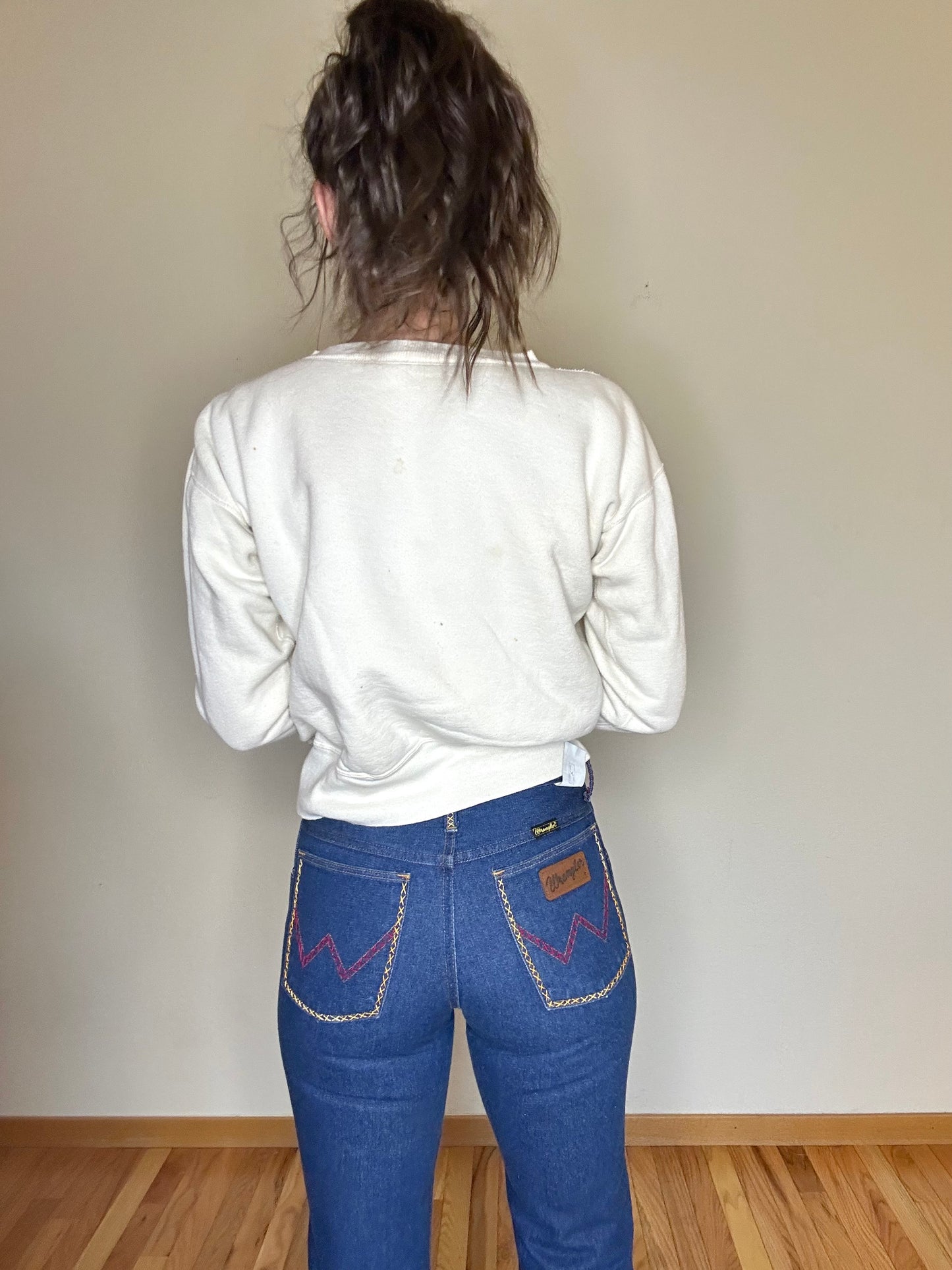 MCA Vibtage Revival: 70’s Wrangler Indigo Hand Embroidered Boot Flare Jeans (Modern 27/28)