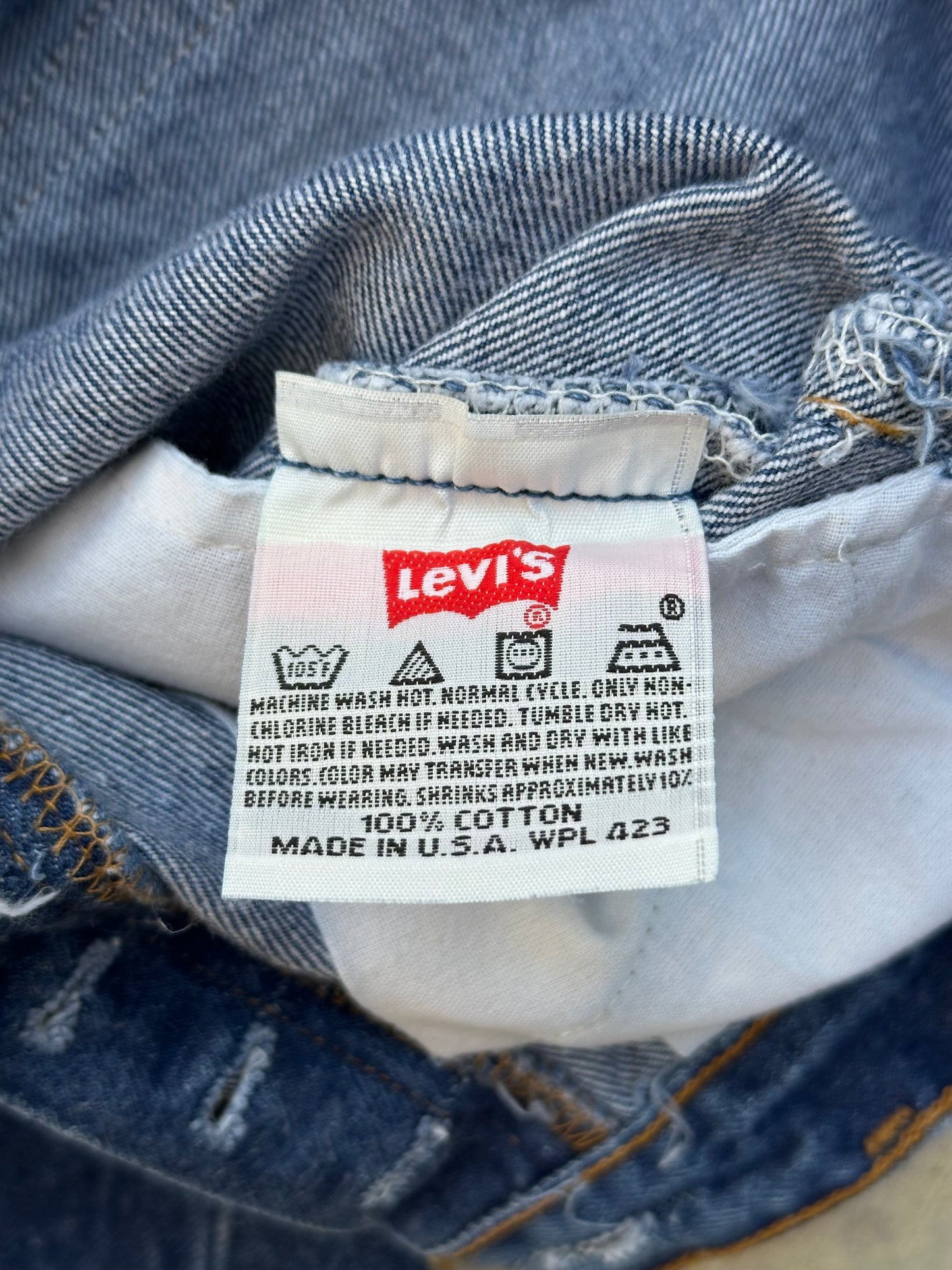 90’s Levi’s 501xx Indigo Denim Extra Long Jeans (Men’s 27x37/ Women’s 26)